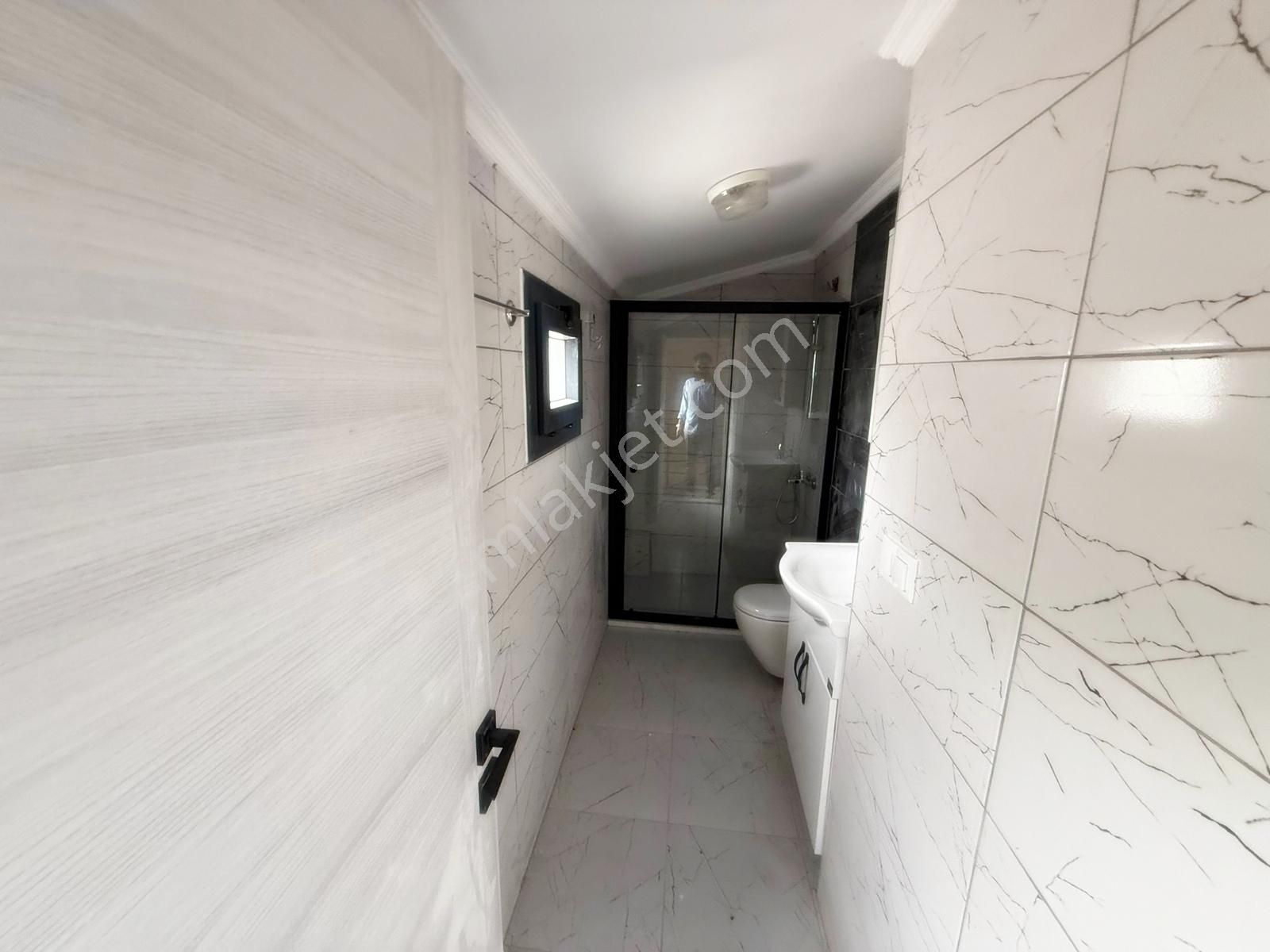 Çalıca'da Merkeze Yakın Sıfır Lüks Tripleks 4+1 Villa - Görsel 8