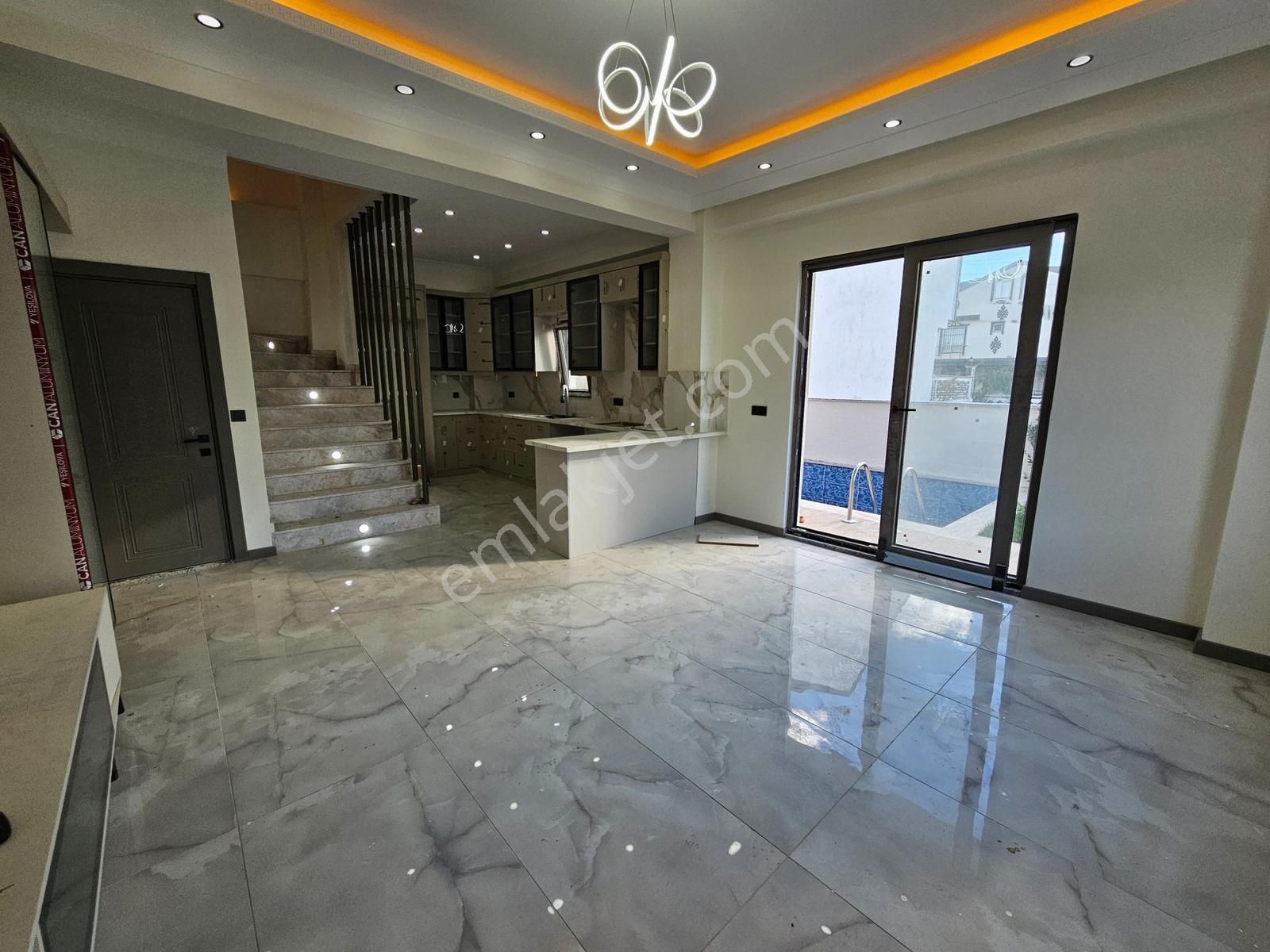 Deniz'e 2.parsel 4+1 Müstakil Havuzlu,ebeveyn Banyolu Lüks Villa - Görsel 14