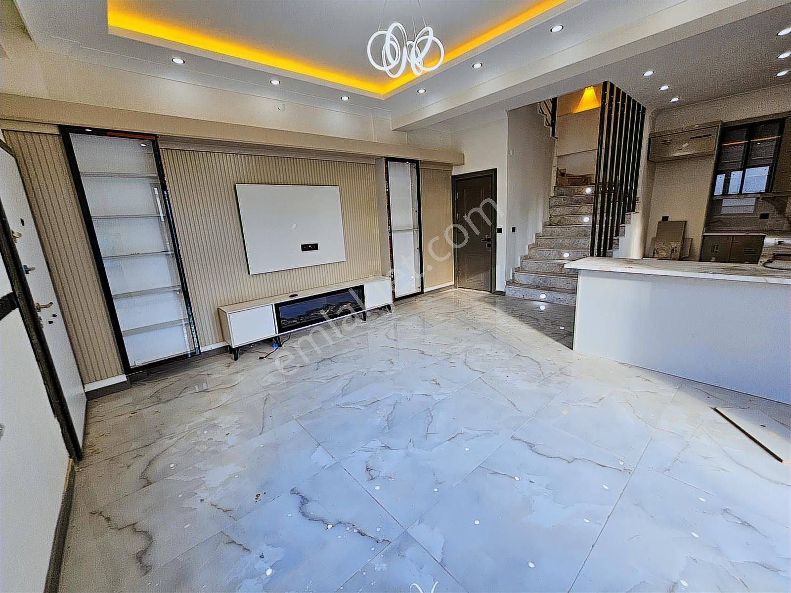 Deniz'e 2.parsel 4+1 Müstakil Havuzlu,ebeveyn Banyolu Lüks Villa - Görsel 2