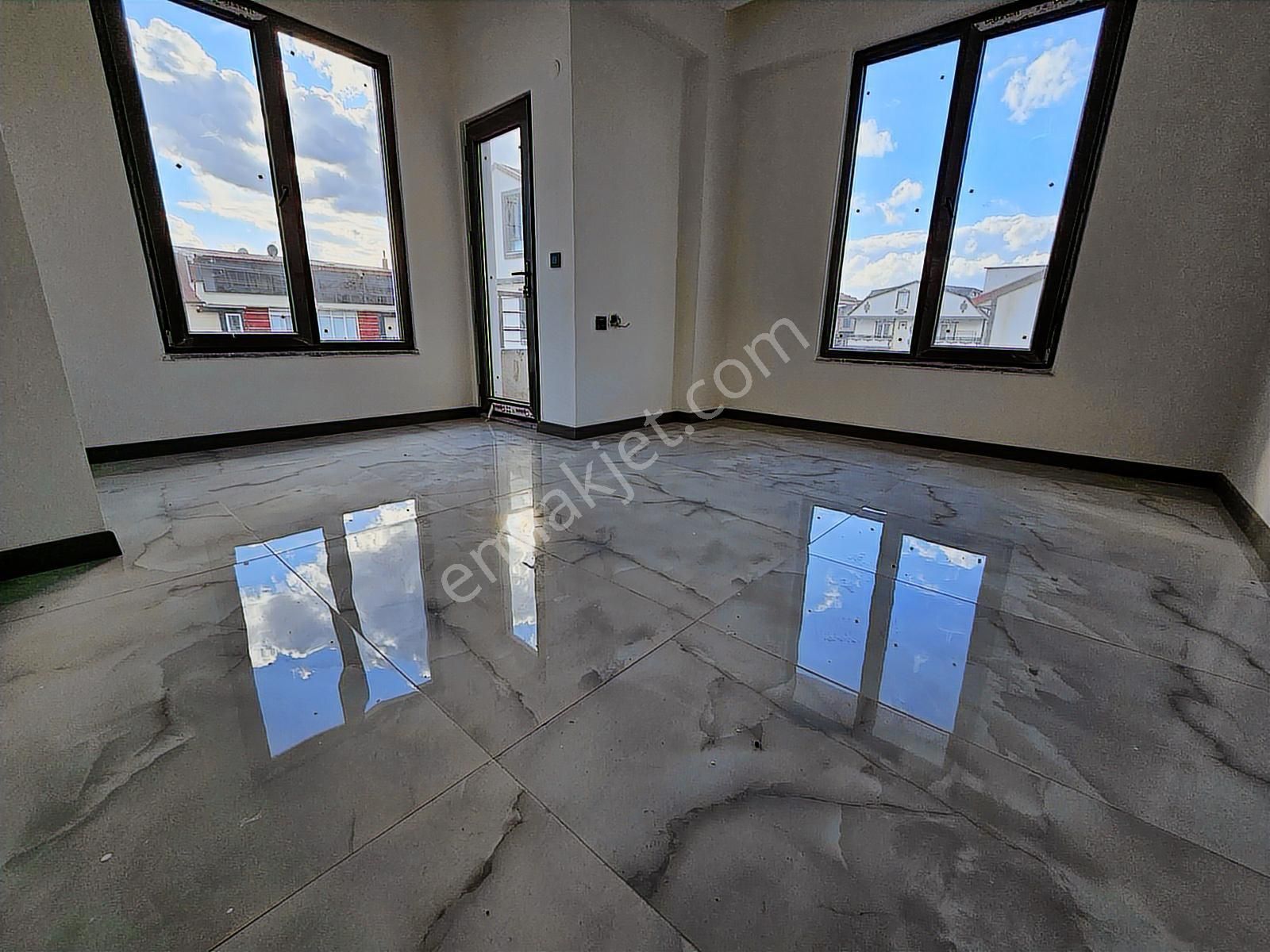 Deniz'e 2.parsel 4+1 Müstakil Havuzlu,ebeveyn Banyolu Lüks Villa - Görsel 4