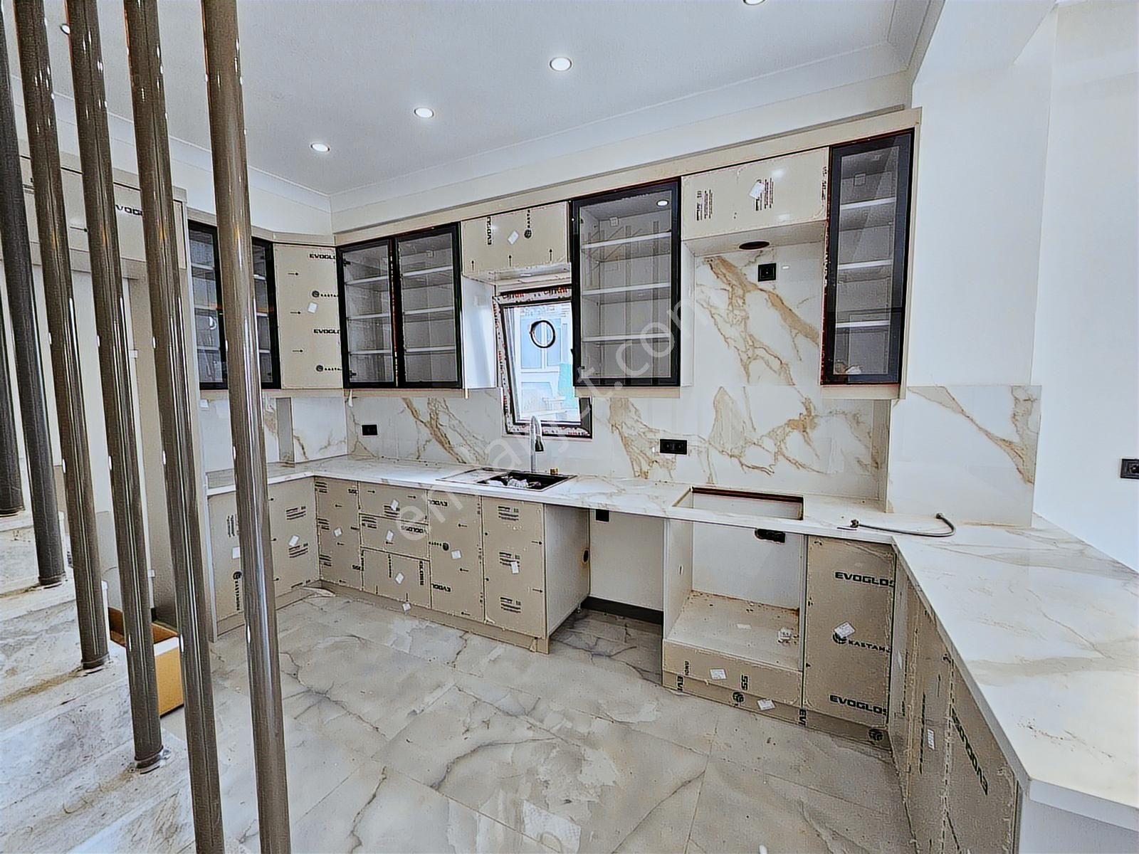 Deniz'e 2.parsel 4+1 Müstakil Havuzlu,ebeveyn Banyolu Lüks Villa - Görsel 30