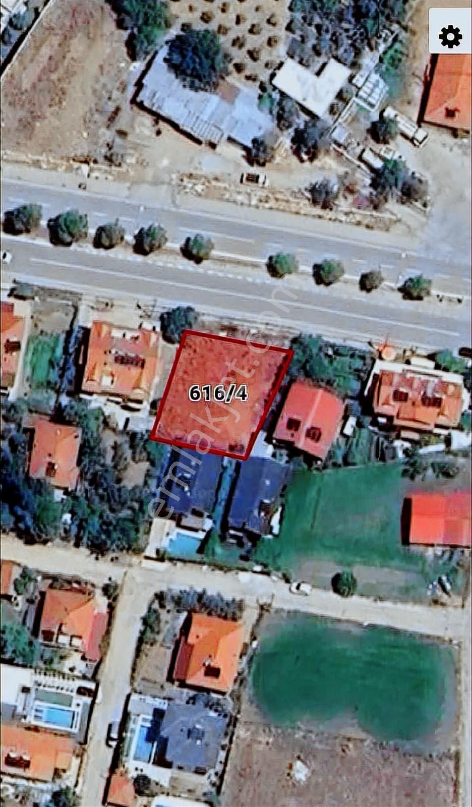 Yeşilüzümlü'de Yol Kenarında 500 M2 Arsa