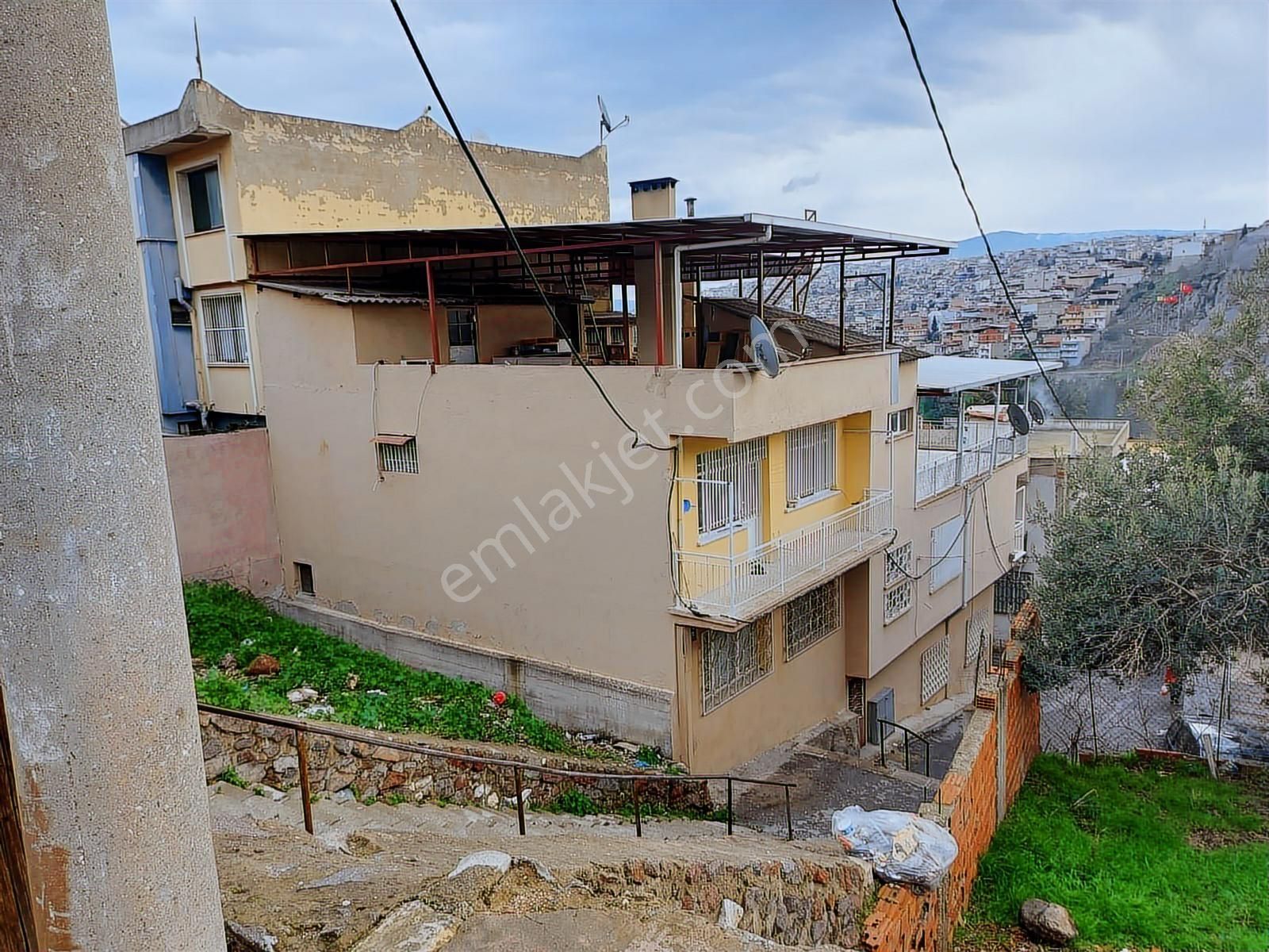 4 Farklı Ailenin Oturabiliceği Evimiz - Görsel 4