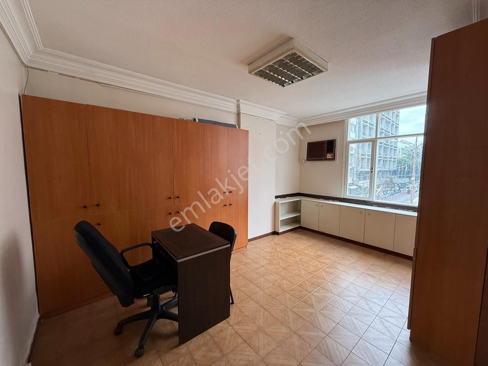Atatürk Caddesi Belediye Karşı 1+1 50 M2 Kiralık Ofis(kdv Dahil) - Görsel 3
