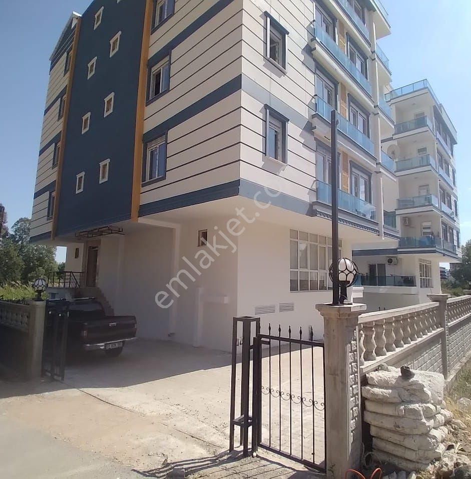 Konyaaltı Hurma Mah Havuzlu Eşyalı 1+1 Daire