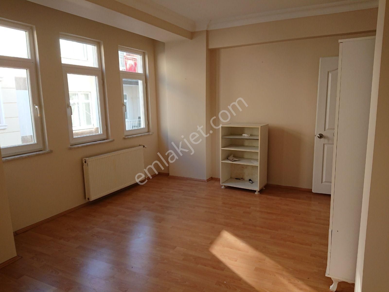 Kocamustafapaşa Yeni Bina Merkezi Konum Çiftcephe 1.kat 2+1 70mk - Görsel 5