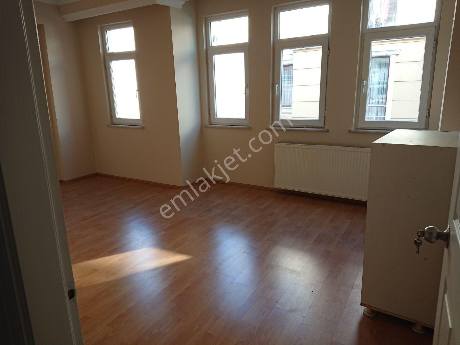 Kocamustafapaşa Yeni Bina Merkezi Konum Çiftcephe 1.kat 2+1 70mk - Görsel 25