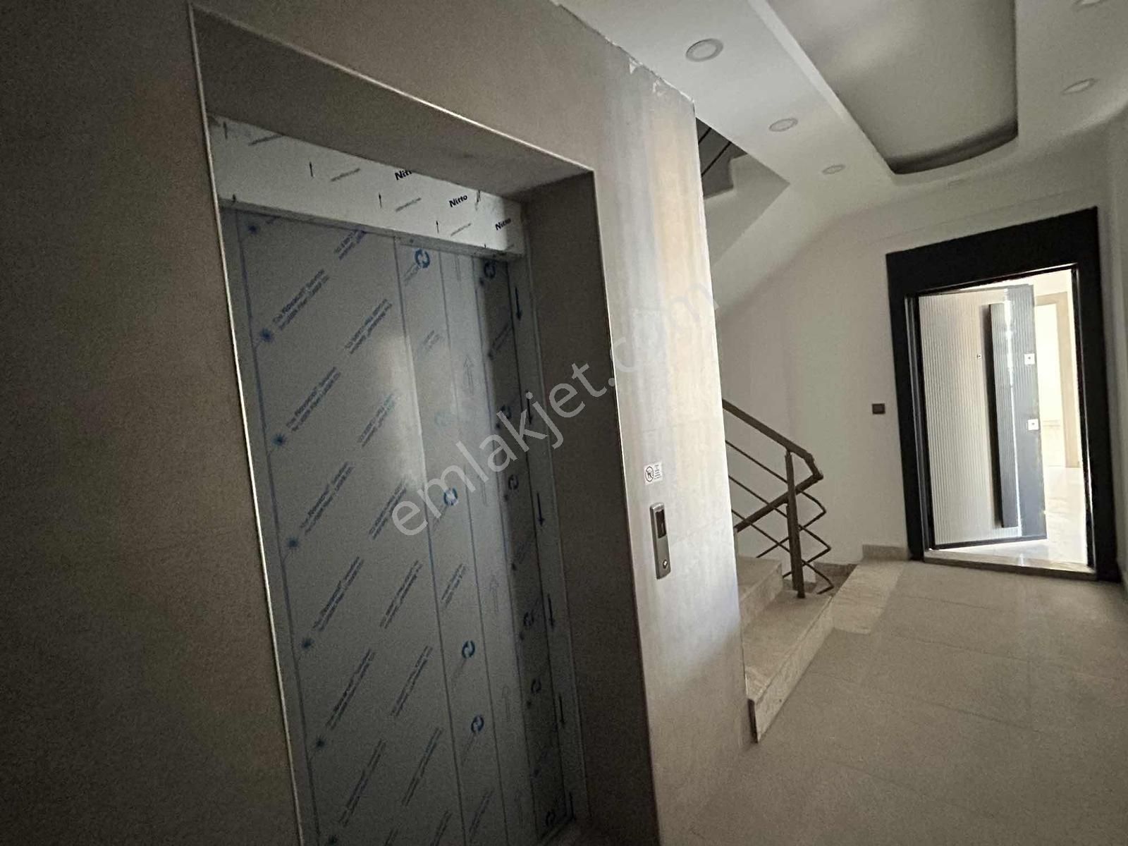 Erenköy'de Satılık 2+1 Lüks Daire Çok Şık Çok Güzel Kalite - Görsel 2