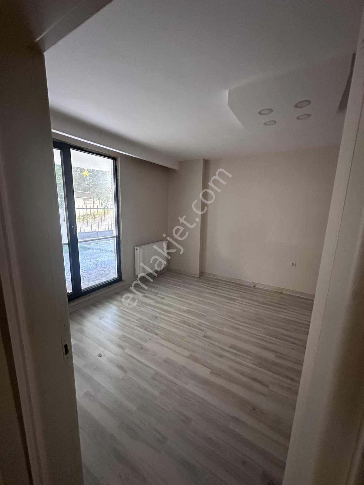Emlaklar Bölgesinde Satılık 1+1 - Görsel 3