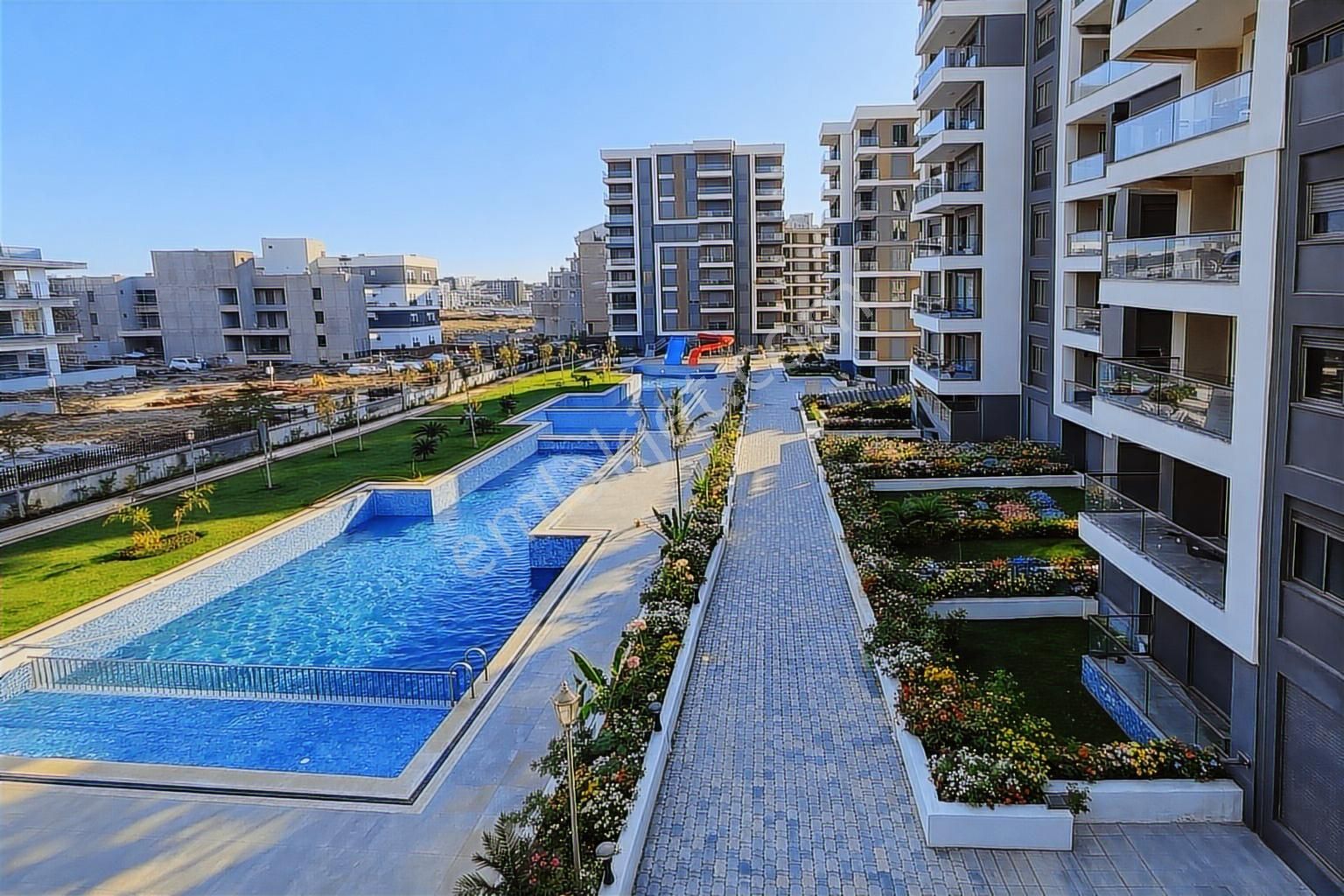 Altıntaş'ta Konsept Sitede Havuz Cephe 2+1 Ayrı Mutfaklı Satılık - Görsel 21