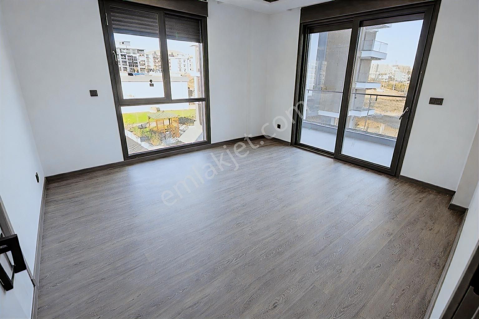 Altıntaş'ta Konsept Sitede Havuz Cephe 2+1 Ayrı Mutfaklı Satılık - Görsel 17