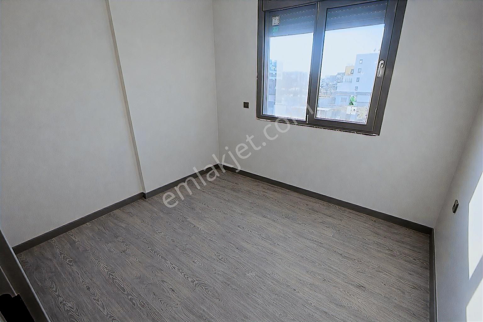 Altıntaş'ta Konsept Sitede Havuz Cephe 2+1 Ayrı Mutfaklı Satılık - Görsel 4