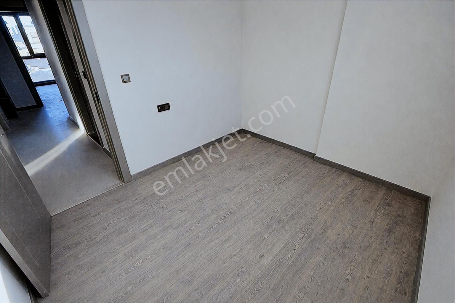 Altıntaş'ta Konsept Sitede Havuz Cephe 2+1 Ayrı Mutfaklı Satılık - Görsel 13