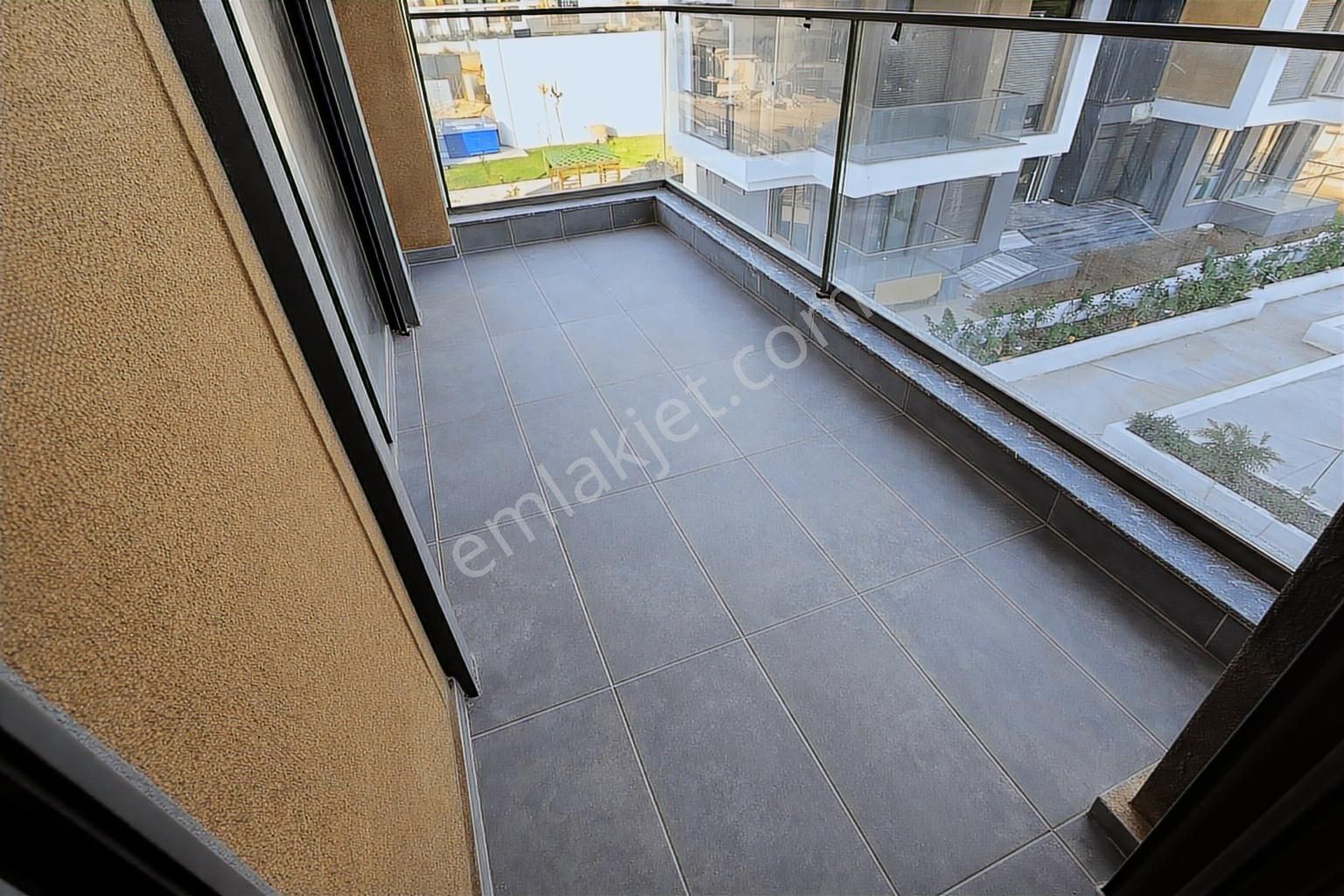 Altıntaş'ta Konsept Sitede Havuz Cephe 2+1 Ayrı Mutfaklı Satılık - Görsel 8