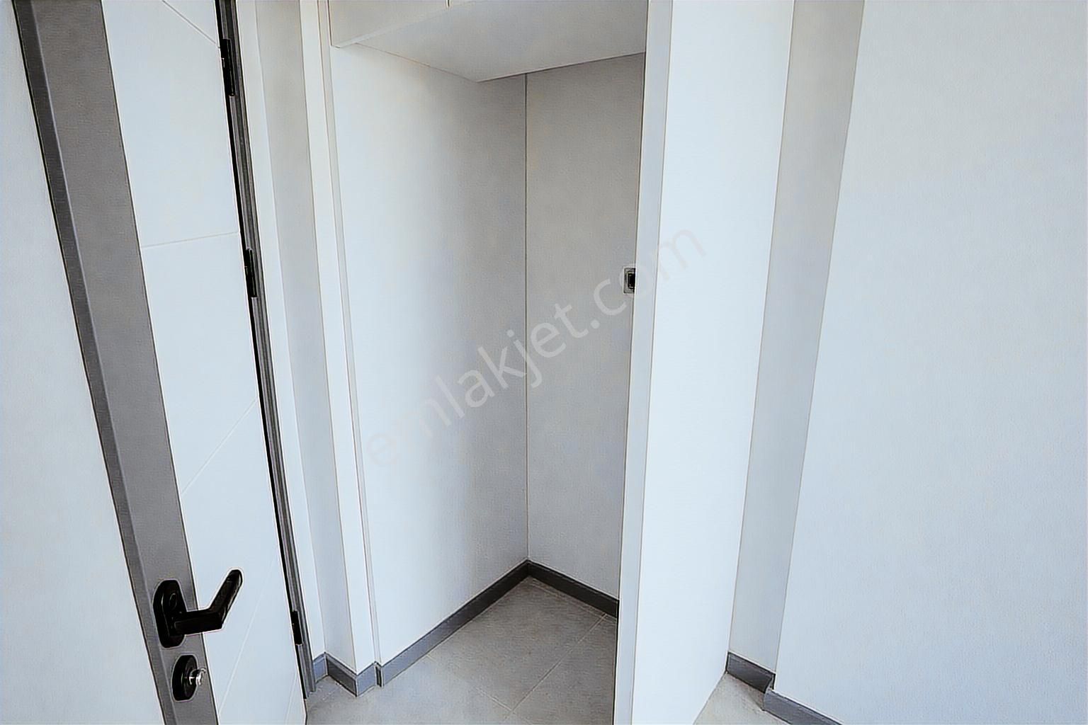 Altıntaş'ta Konsept Sitede Havuz Cephe 2+1 Ayrı Mutfaklı Satılık - Görsel 10