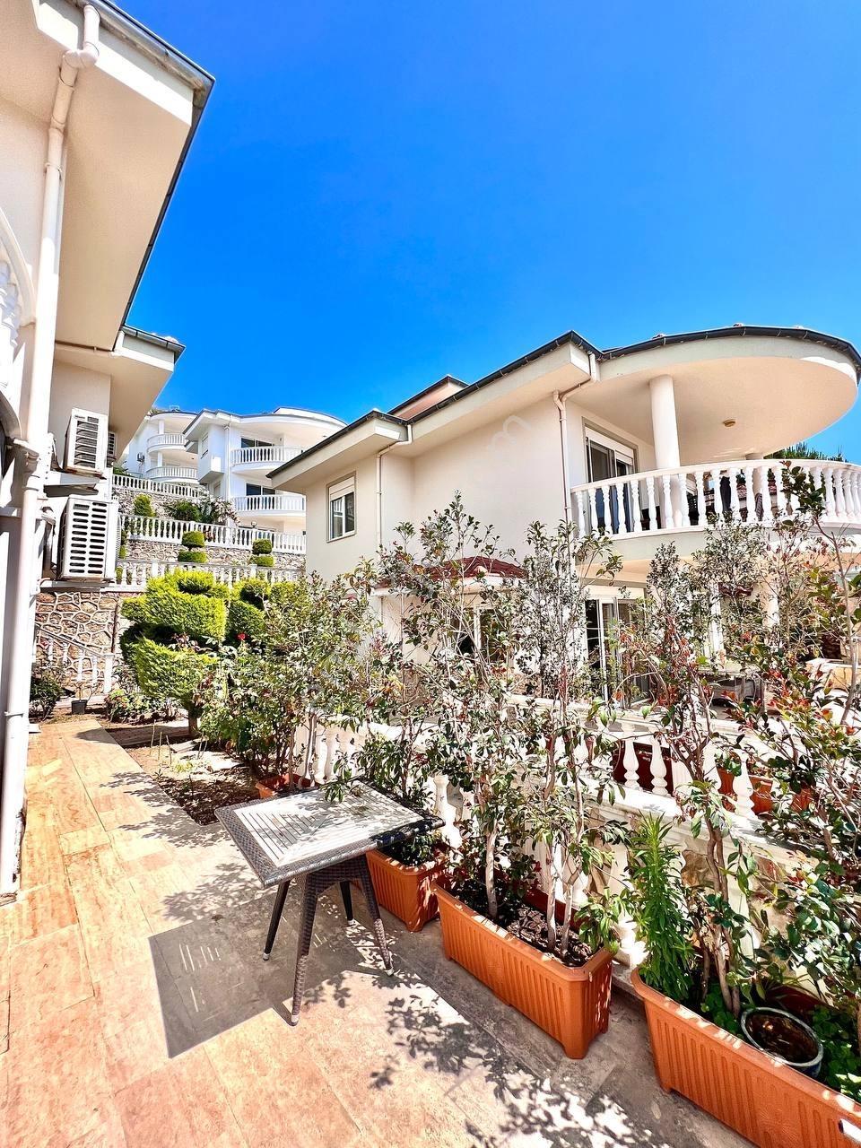 Alanya Kargıcakta Eşyalı, Kale Ve Deniz Manzaralı Lüks 3+1 Villa - Görsel 32