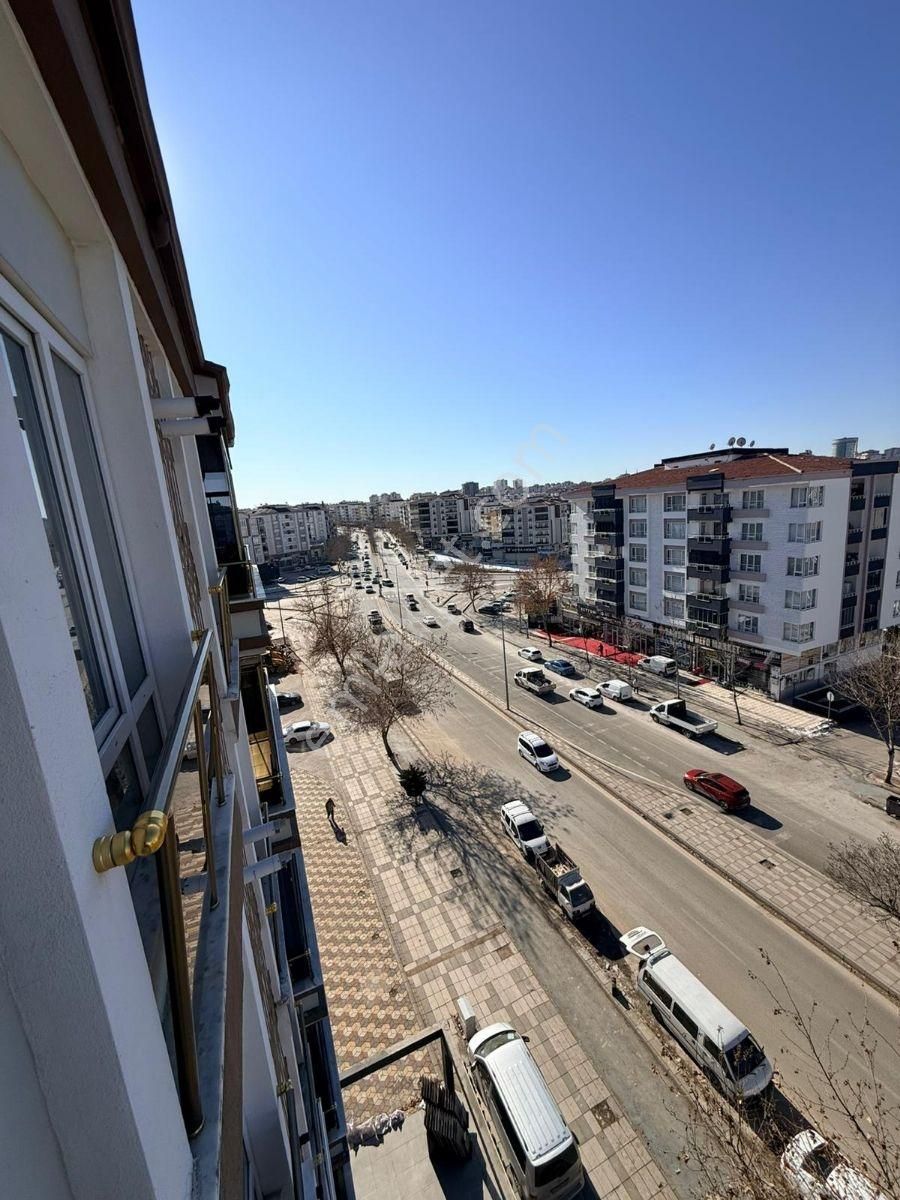 Su Yolu Cadde Üzerinde Geniş Oturumlu 3+1 Satlık - Görsel 15