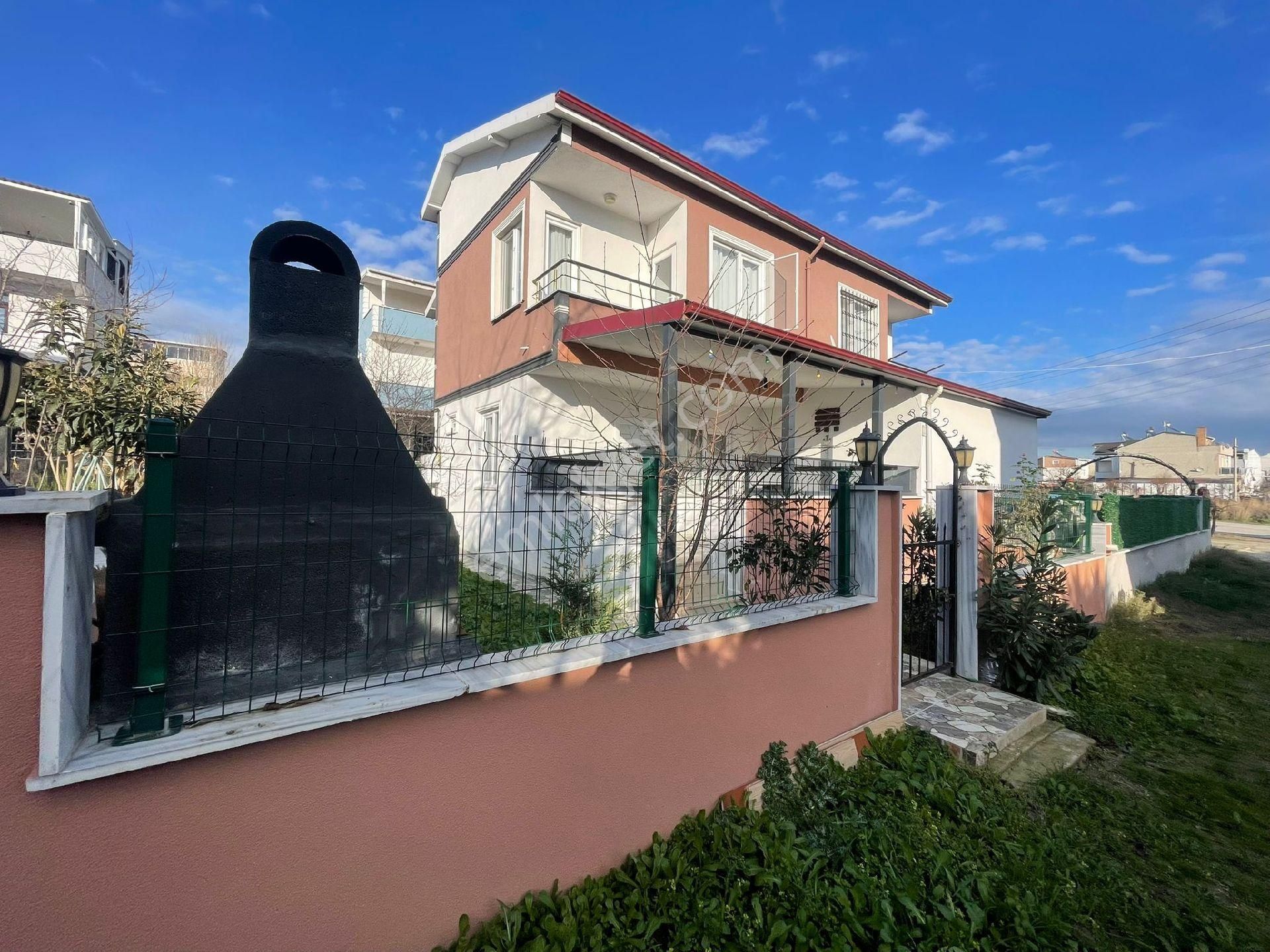 Kartallar'dan İki Katlı Merkezde Masrafsız Teraslı Bahçeli Yazlık Villa - Görsel 3