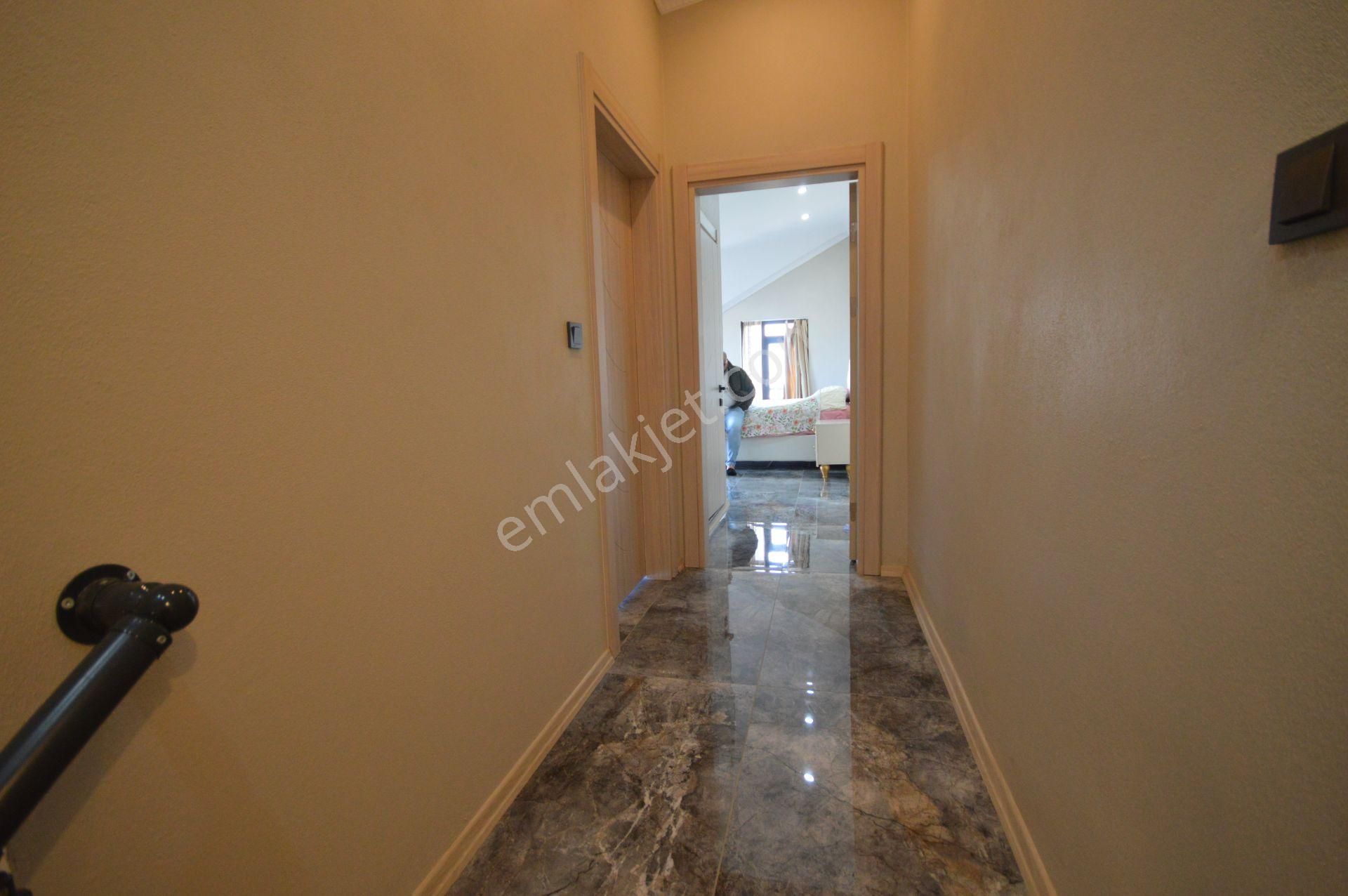 Kocaali De Havuzlu Köşe Parsel 4+1 Villa - Görsel 27