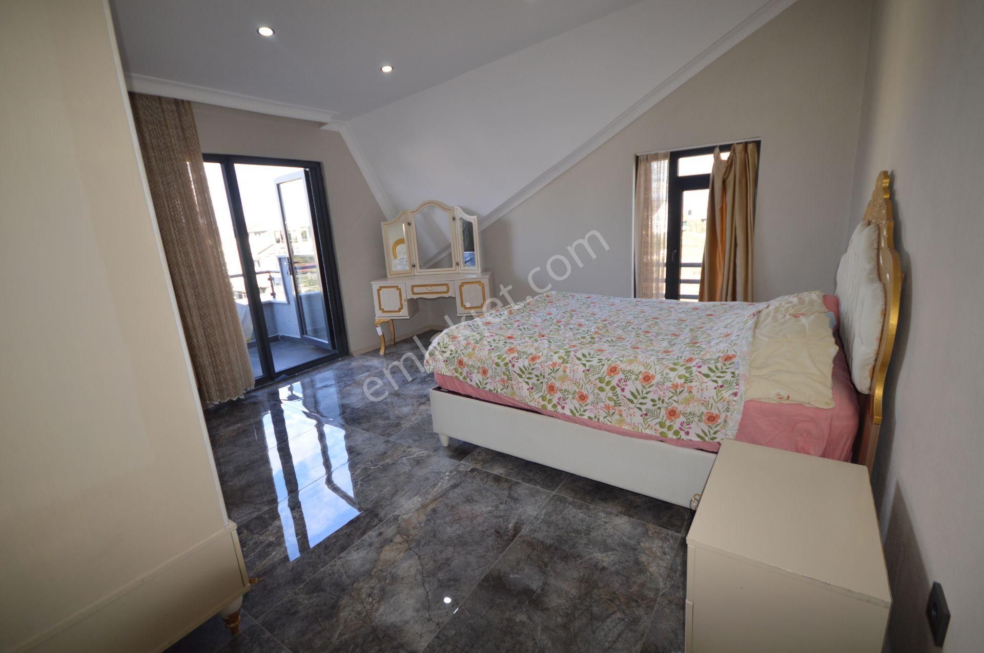 Kocaali De Havuzlu Köşe Parsel 4+1 Villa - Görsel 28