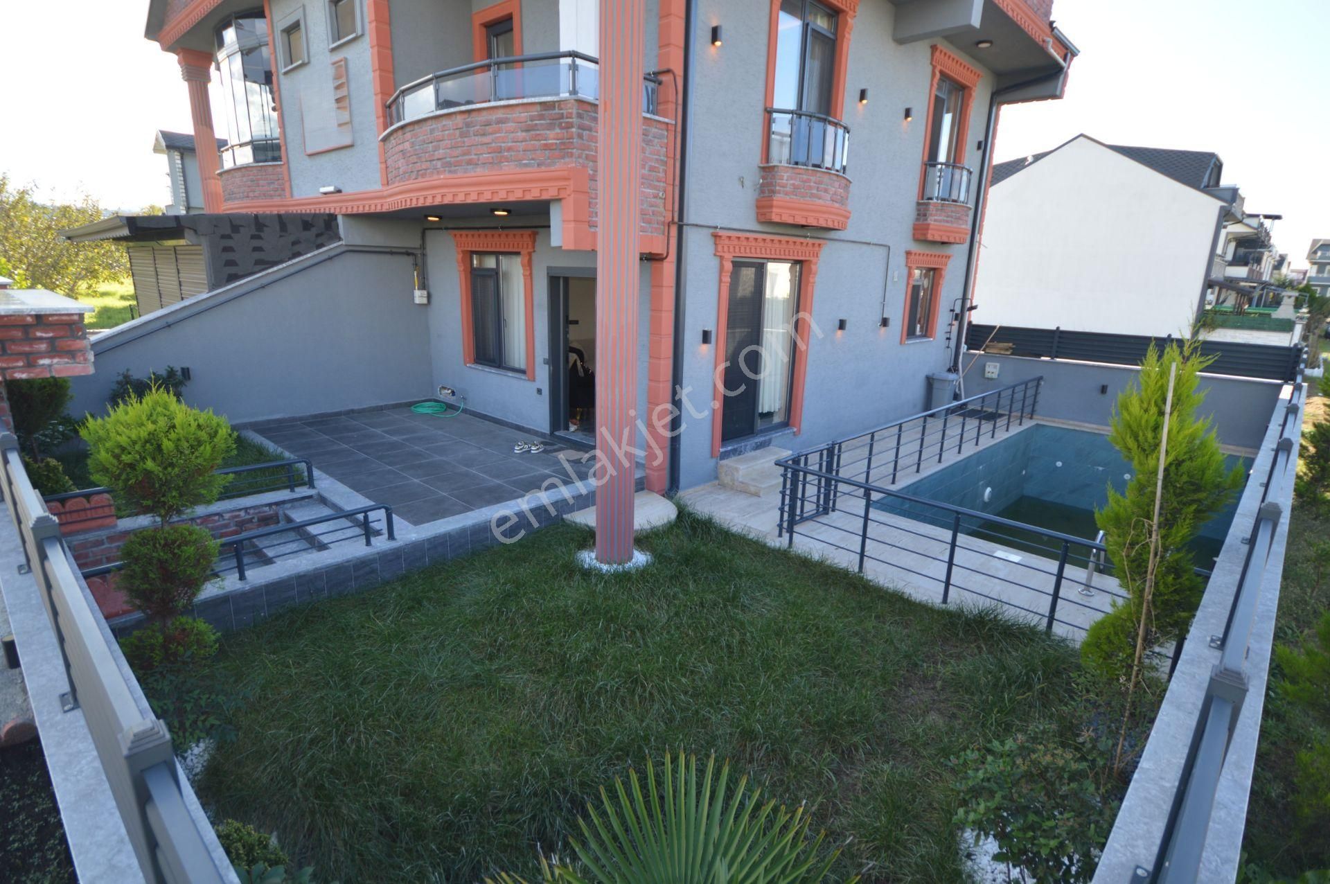 Kocaali De Havuzlu Köşe Parsel 4+1 Villa - Görsel 16