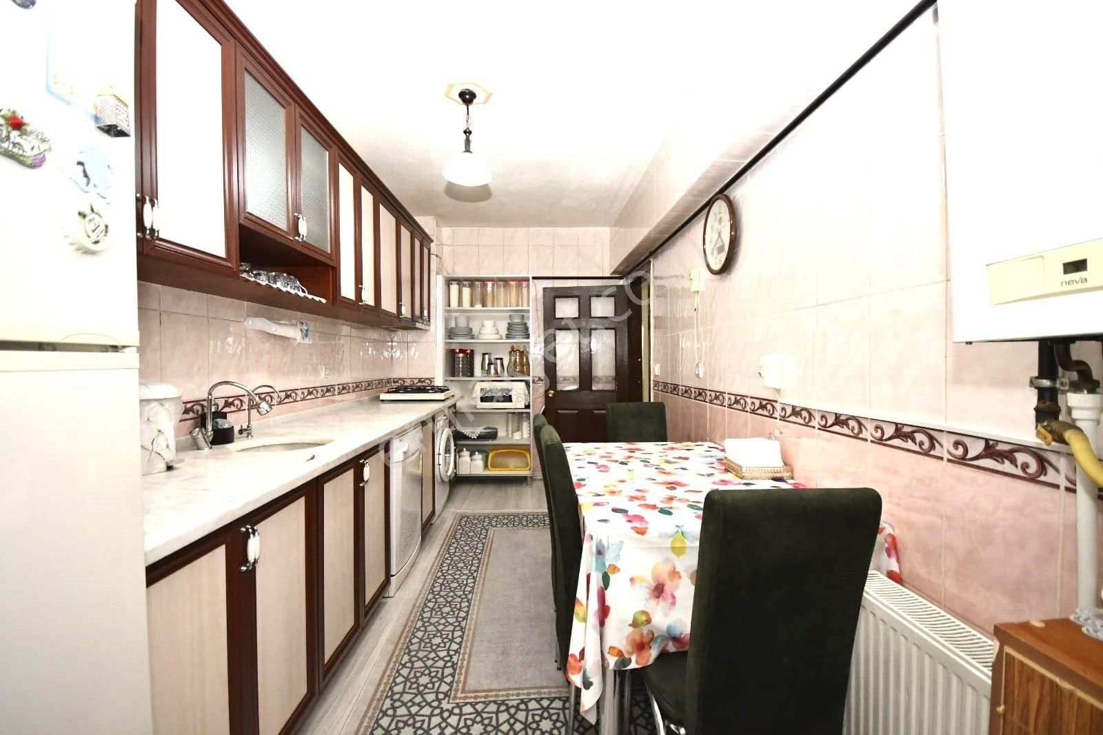 Kalecik Emlak'tan Merkez'de 3+1 Ara Katta Yapılı Klasik Daire - Görsel 2