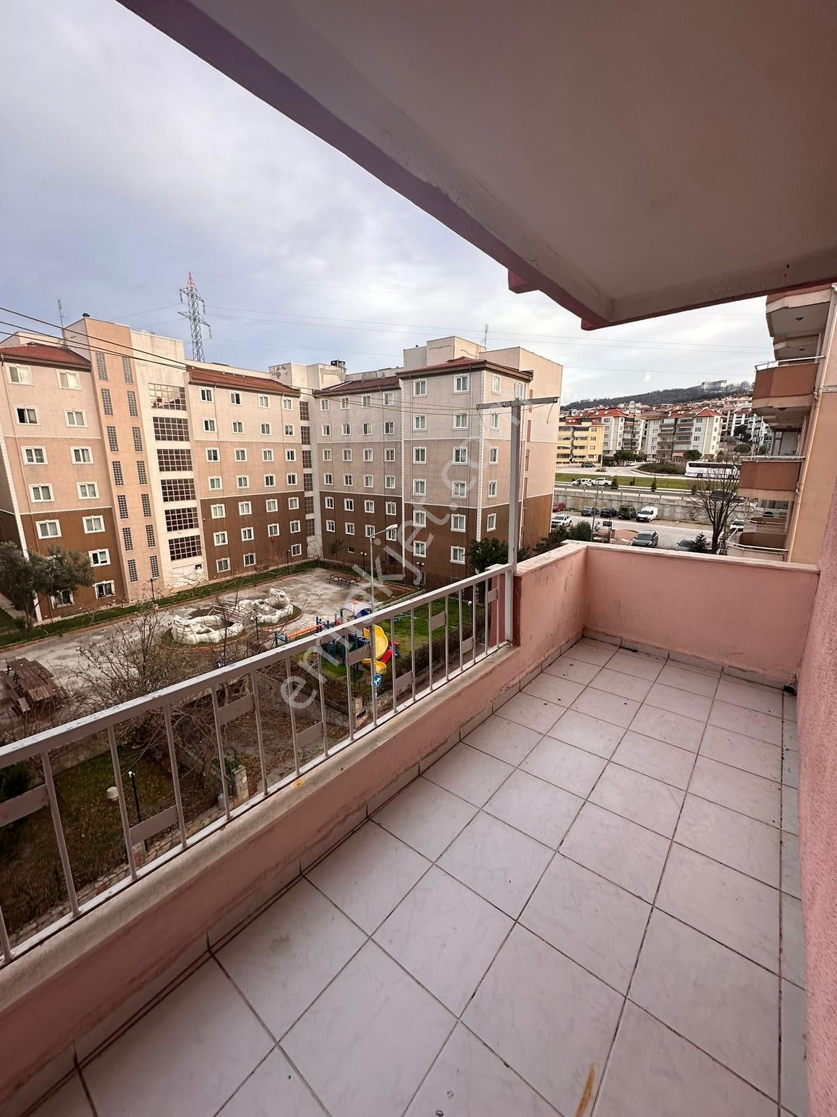 Kiralık 3+1 25 Yıllık Daire - Görsel 14