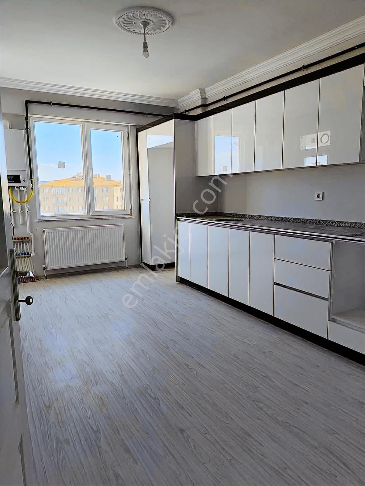Erol Emlak Tan Aydınlık Evler Mah Satılık140m2&3+1 Daire - Görsel 16