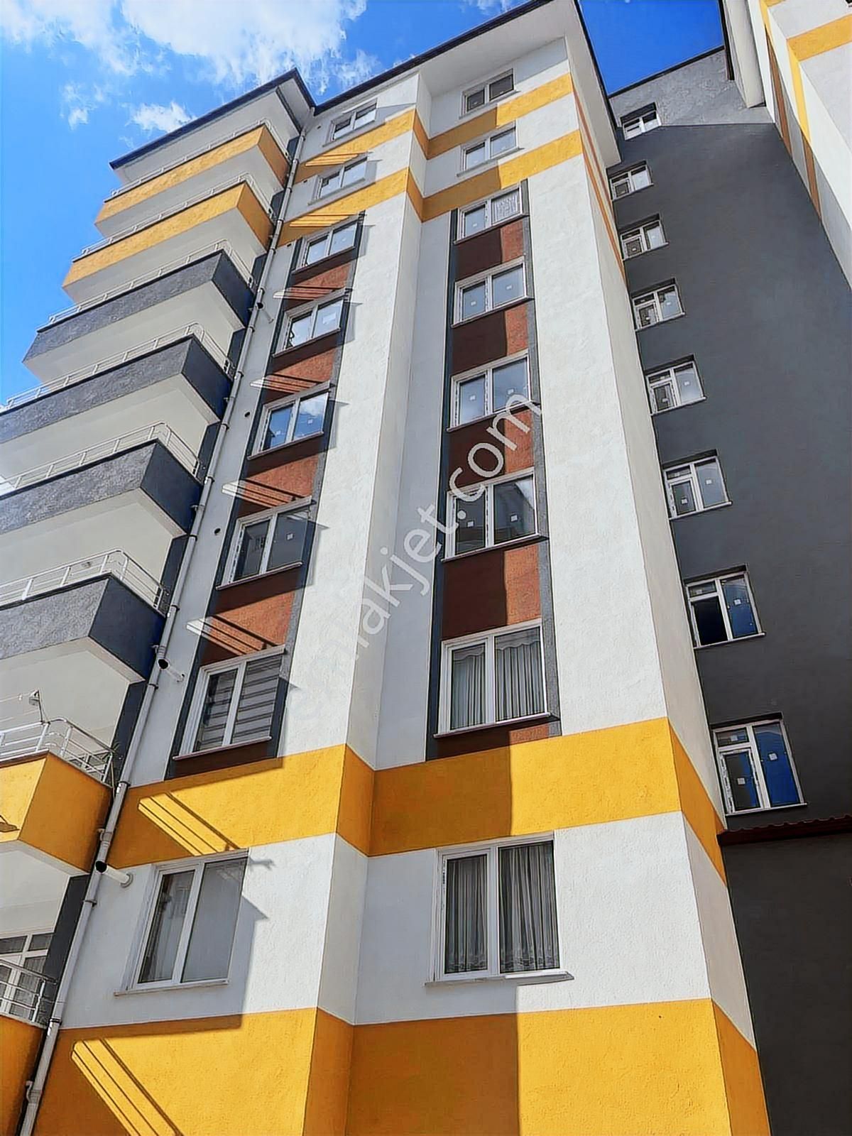 Erol Emlak Tan Aydınlık Evler Mah Satılık140m2&3+1 Daire