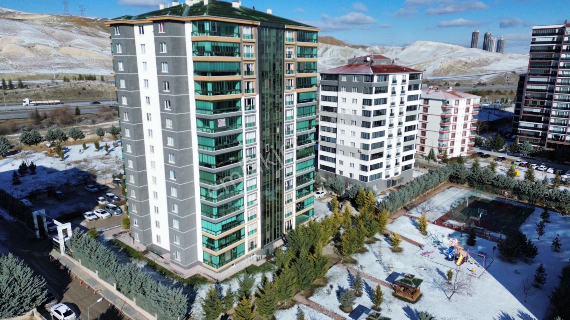 Nev Bağlıca Sitesinde Ara Kat Ön Cephe Peyzaj Manzaralı 4+1 Daire