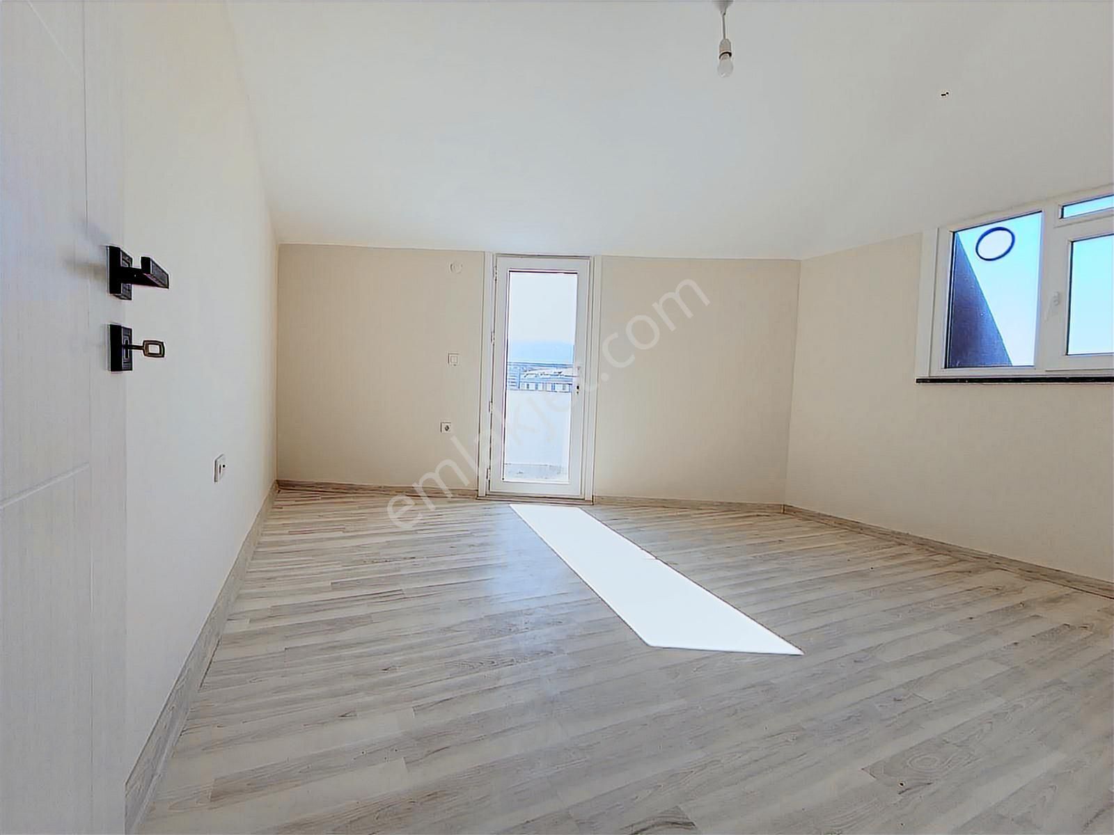 Acil Satılık 4+1 Üst Dubleks Daire