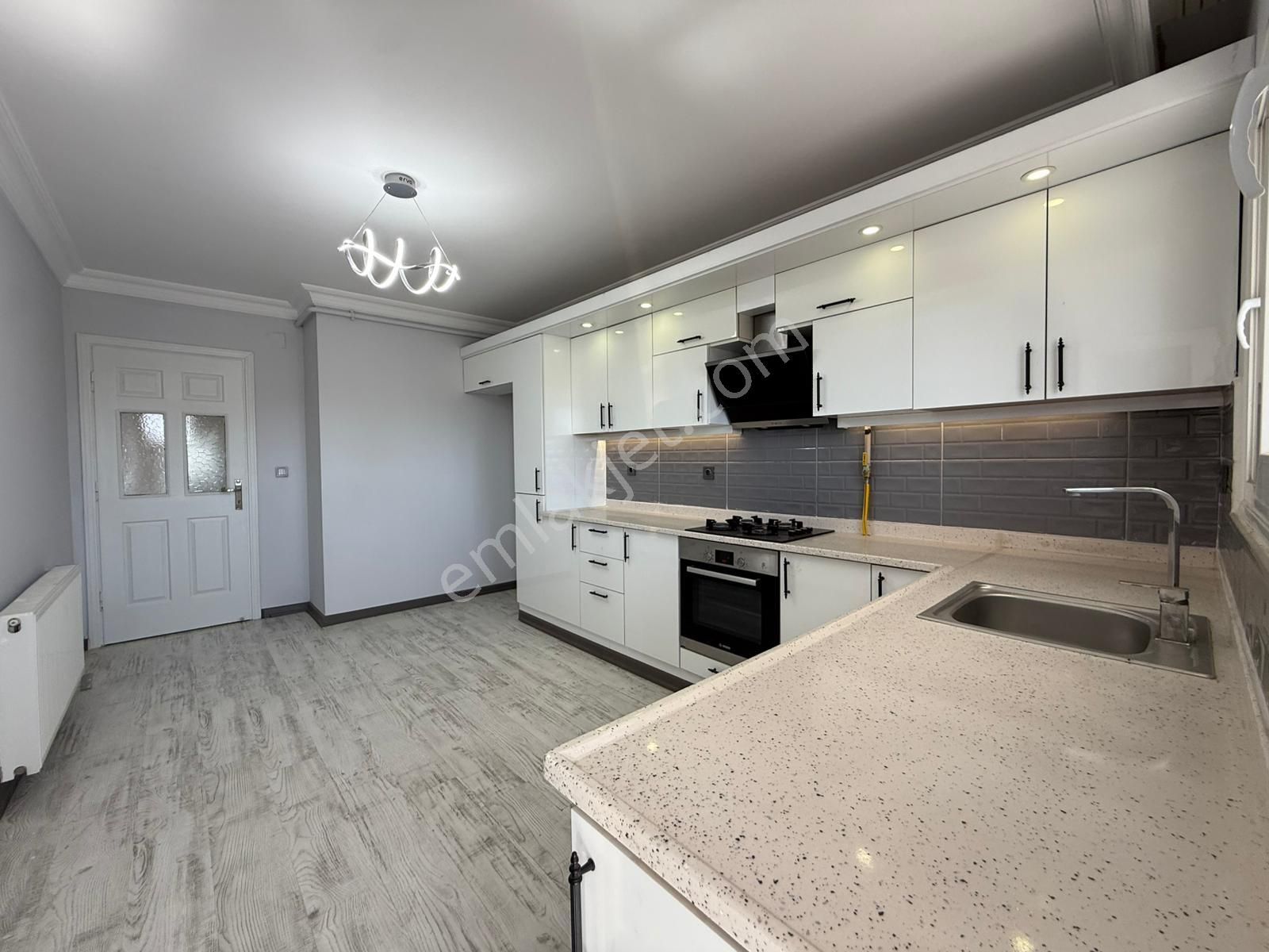 T.özal Blv Üzeri 4+1 K.mutfak Ç.banyo G.odalı Geniş Lüx Daire - Görsel 33