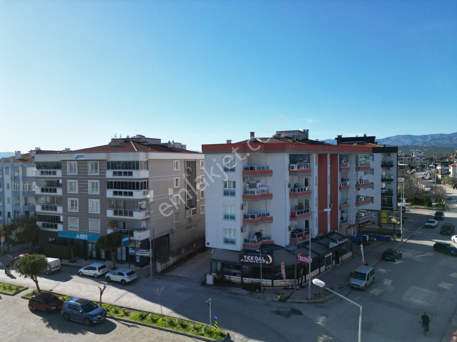 Qzen Gayrimenkul'den Arakat Otoparklı 145 M2 Geniş 3+1 - Görsel 4