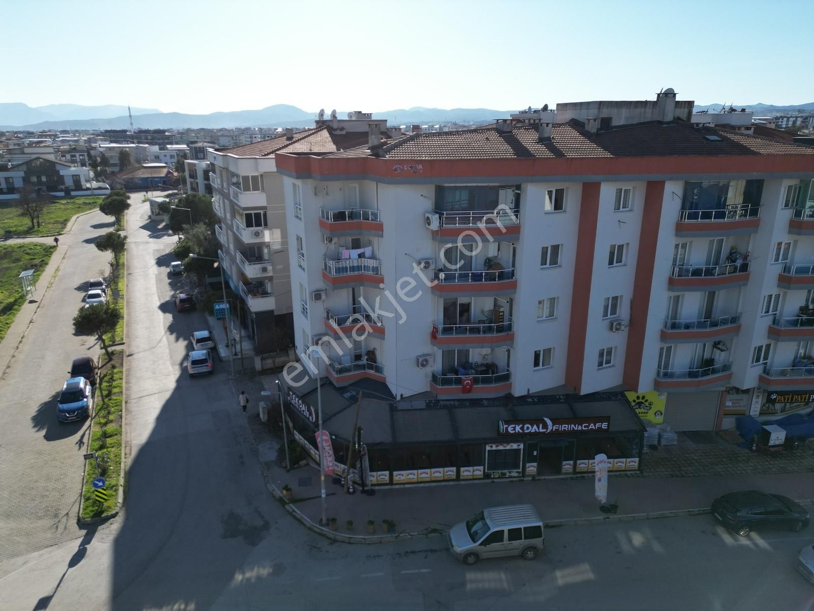 Qzen Gayrimenkul'den Arakat Otoparklı 145 M2 Geniş 3+1 - Görsel 15