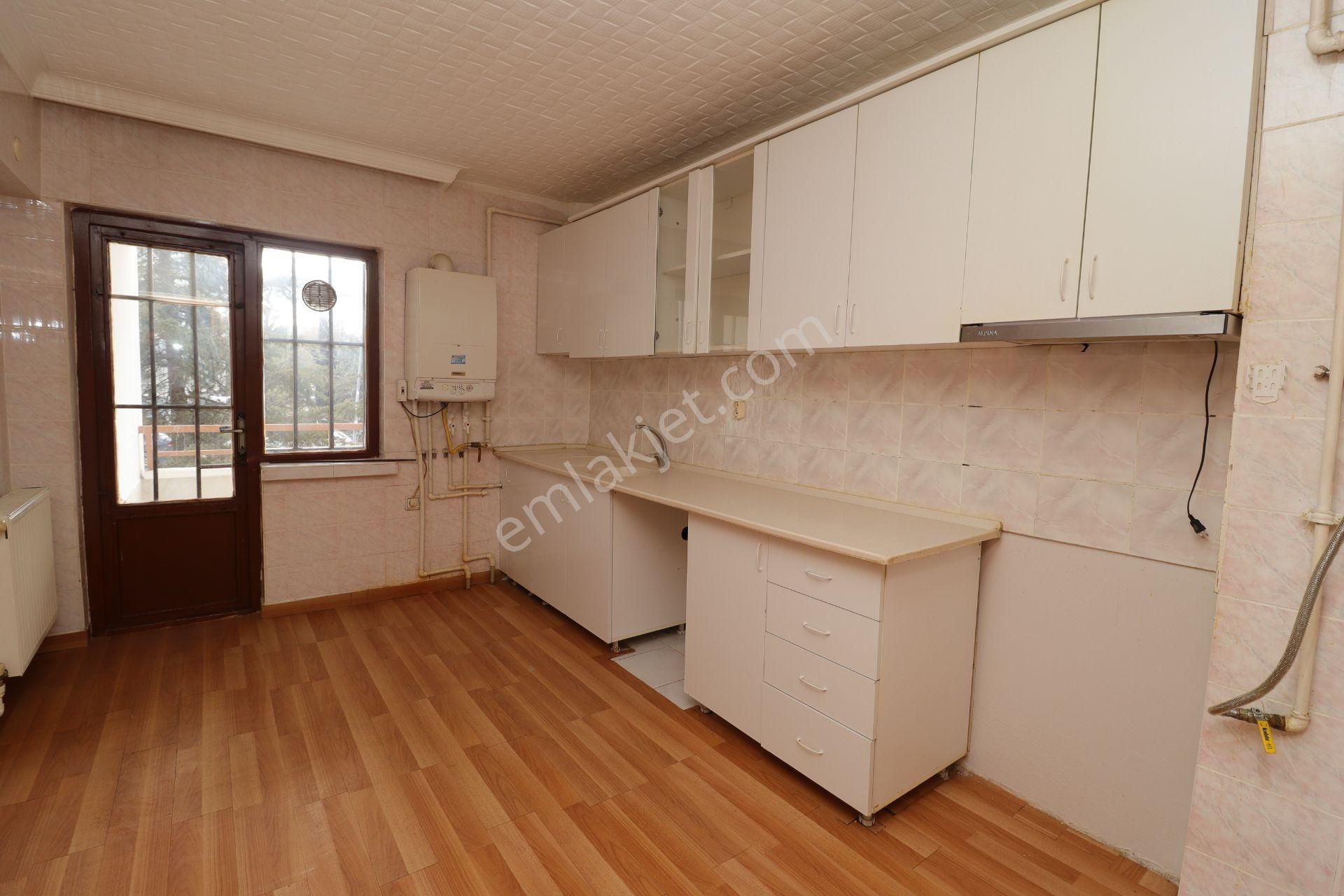 Akif'ten Topçu'da 3+1 Ebeveyn Banyolu 14. Cadde Yanı Site İçi Satılık Daire - Görsel 4