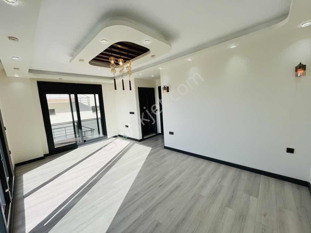 Didimde Denize 200 Metre Mesafede Satılık 5+2 Jakuzili Villa - Görsel 9