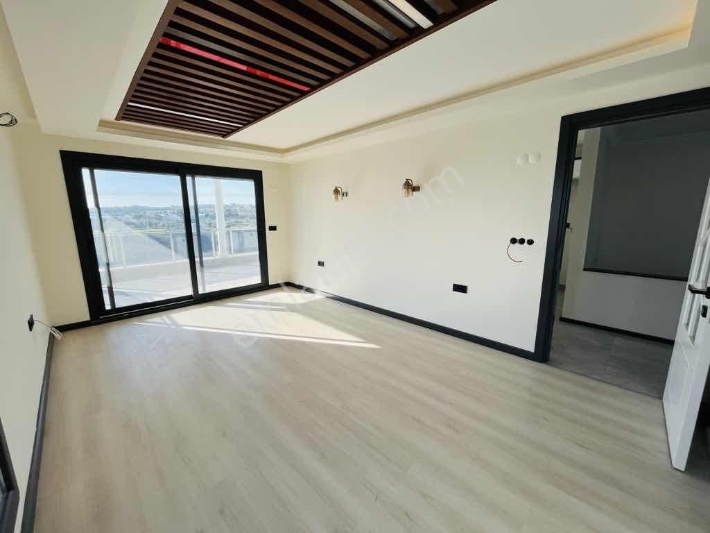 Didimde Denize 200 Metre Mesafede Satılık 5+2 Jakuzili Villa - Görsel 13