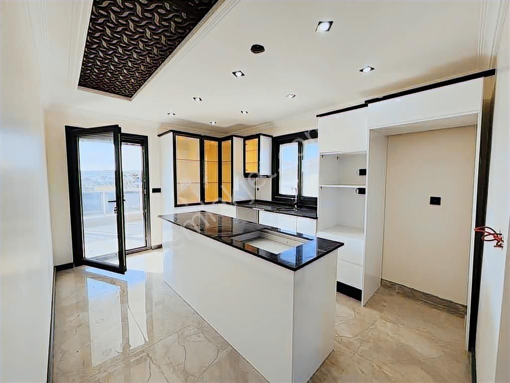 Didimde Denize 200 Metre Mesafede Satılık 5+2 Jakuzili Villa - Görsel 24