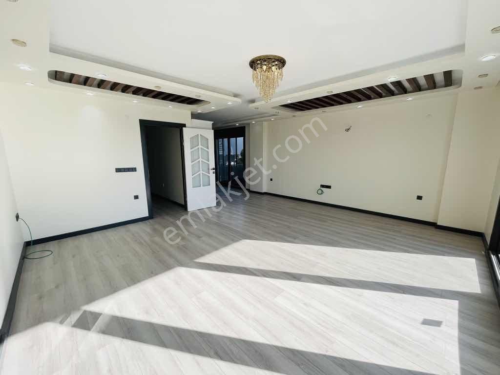 Didimde Denize 200 Metre Mesafede Satılık 5+2 Jakuzili Villa - Görsel 22