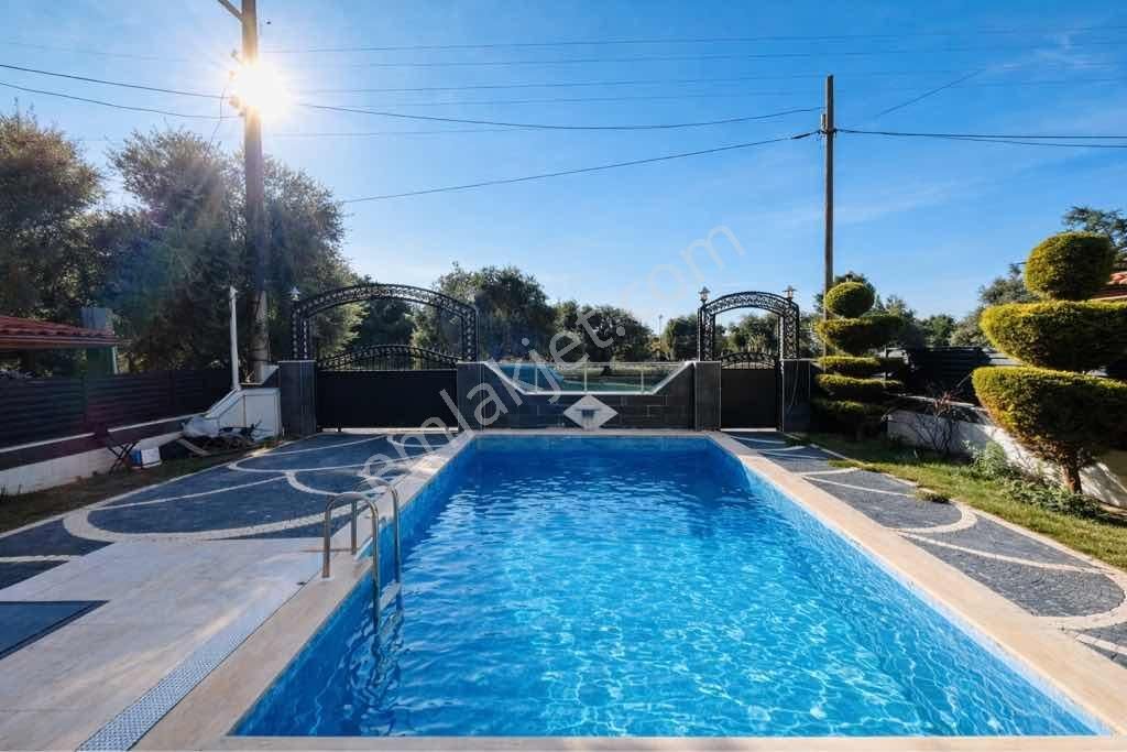 Didimde Denize 200 Metre Mesafede Satılık 5+2 Jakuzili Villa - Görsel 15