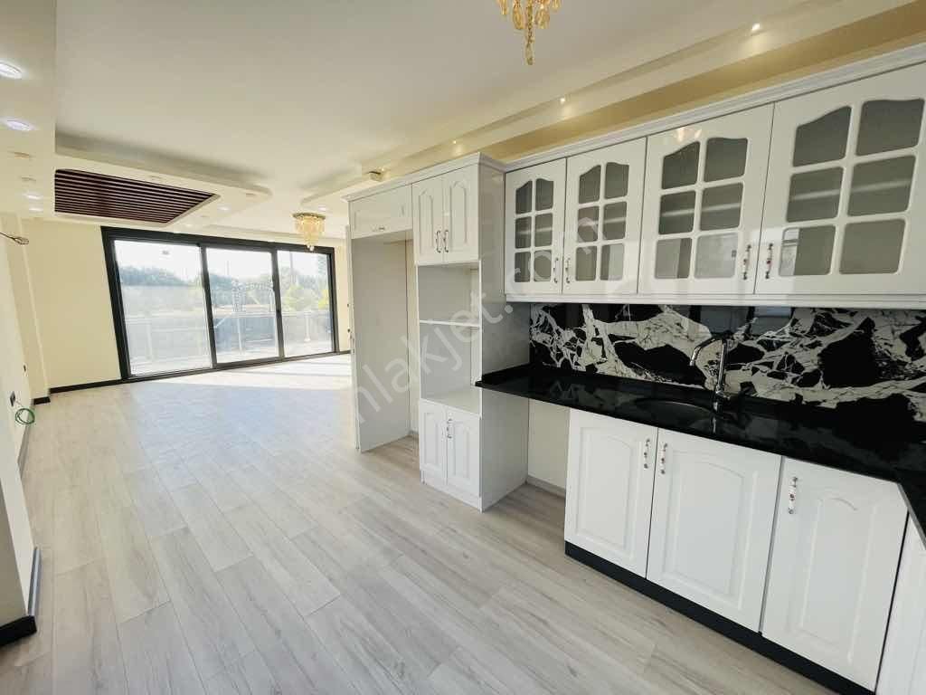 Didimde Denize 200 Metre Mesafede Satılık 5+2 Jakuzili Villa - Görsel 3