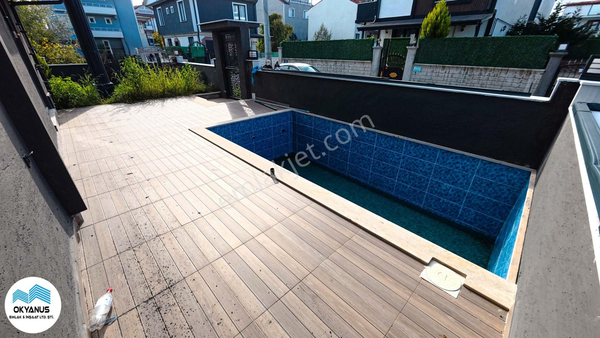 Kocaali De Plaj Merkezde | Köşe Parsel, Büyük Bahçeli Havuzlu Şık Villa - Görsel 10