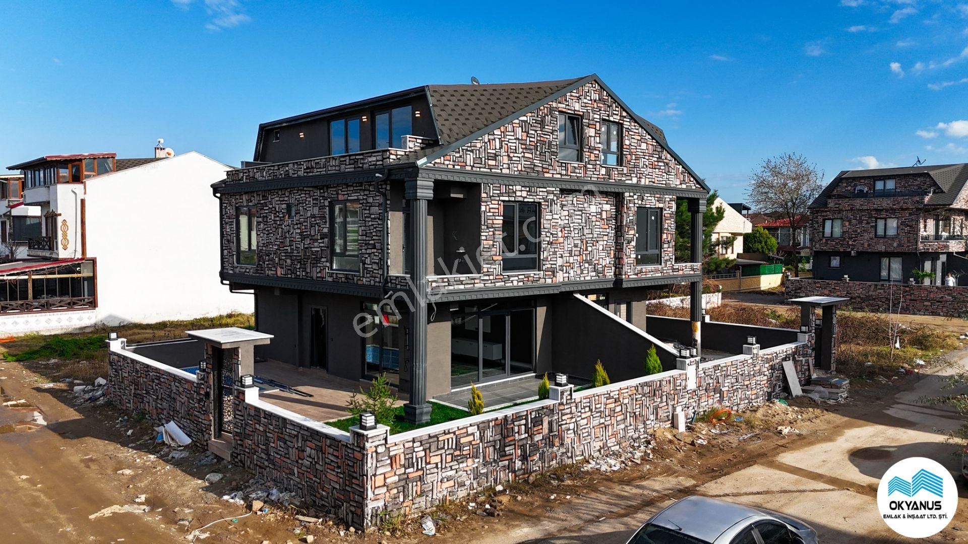 Kocaali De Plaj Merkezde | Köşe Parsel, Büyük Bahçeli Havuzlu Şık Villa - Görsel 4