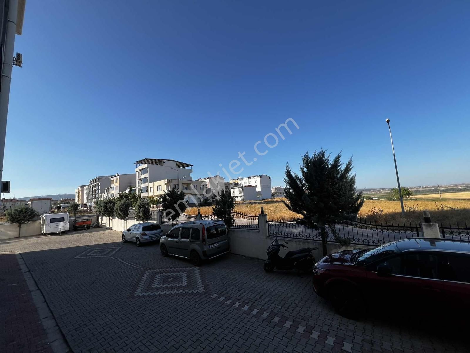 Karaca Towers Sitesinde Satılık Havuzlu Daire - Görsel 3