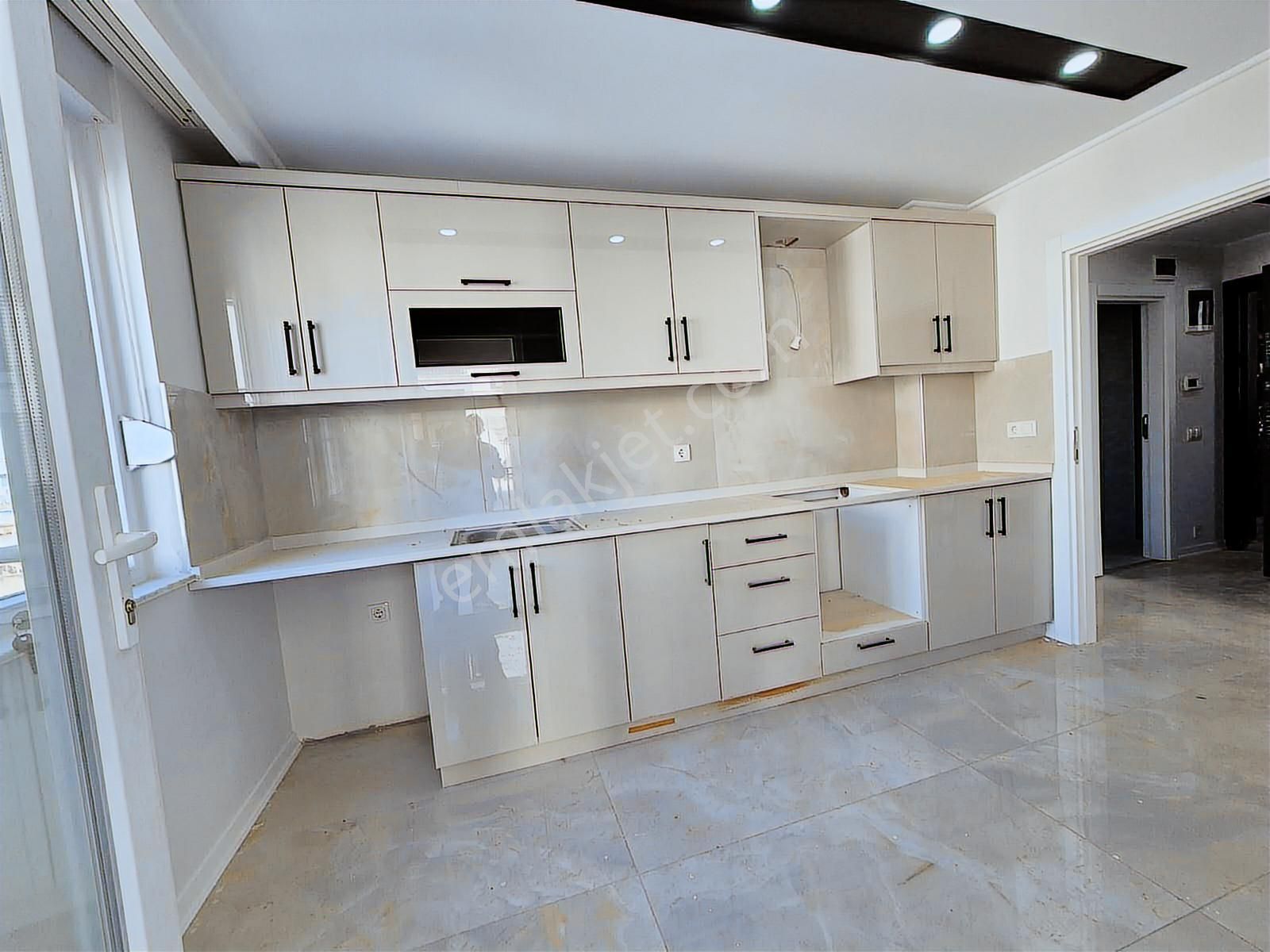 Çamlıbel'de Tramvaya 250m Asansörlü Sıfır Katta 2+1 Daire