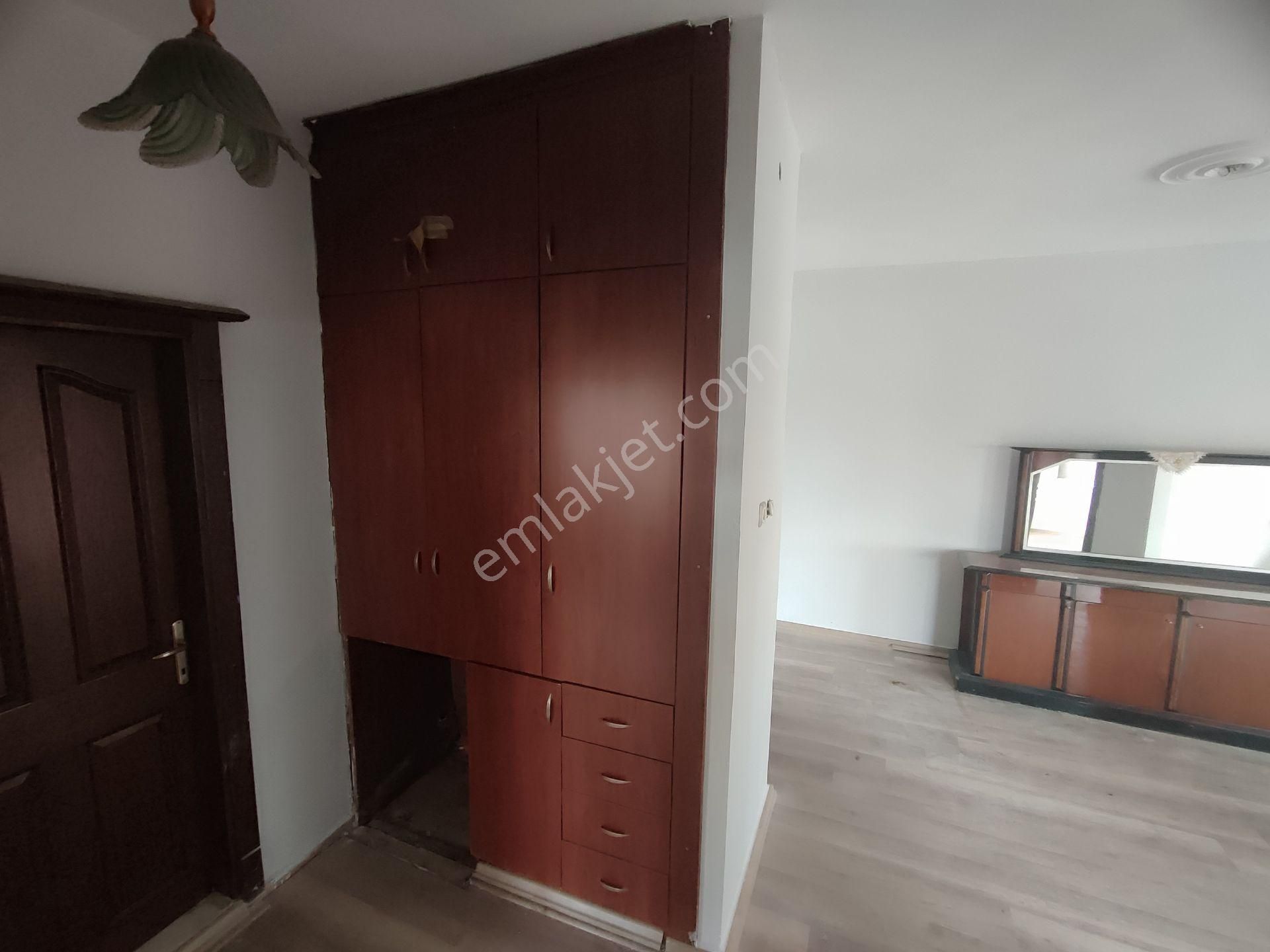 Kardeşten Altınoluk'ta Denize 30 Adım Geniş Bahçe Kullanımlı 2+1 Daire - Görsel 24