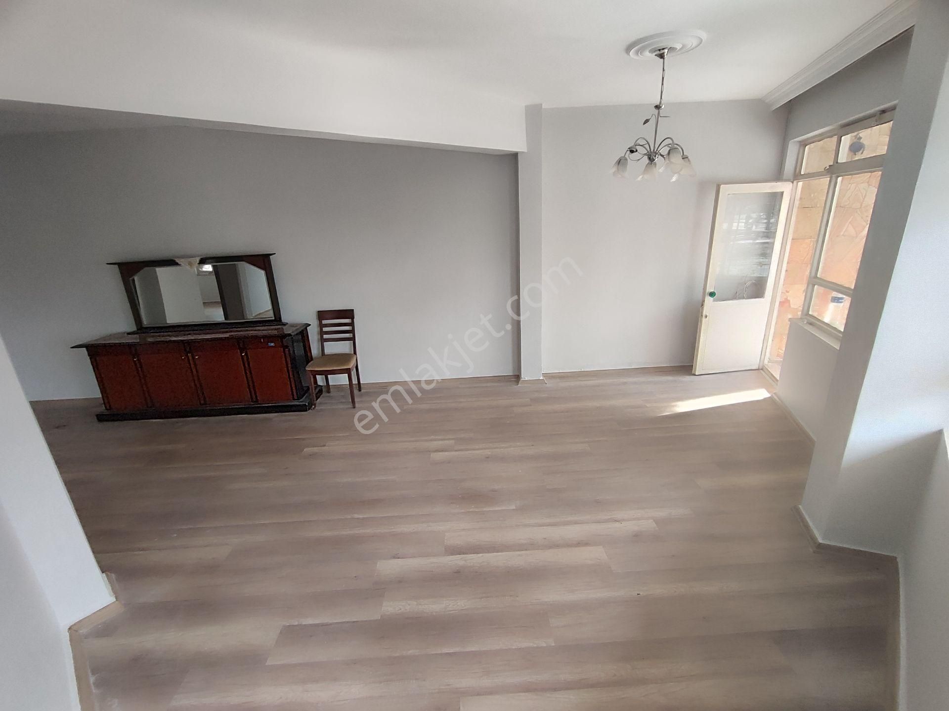 Kardeşten Altınoluk'ta Denize 30 Adım Geniş Bahçe Kullanımlı 2+1 Daire - Görsel 10