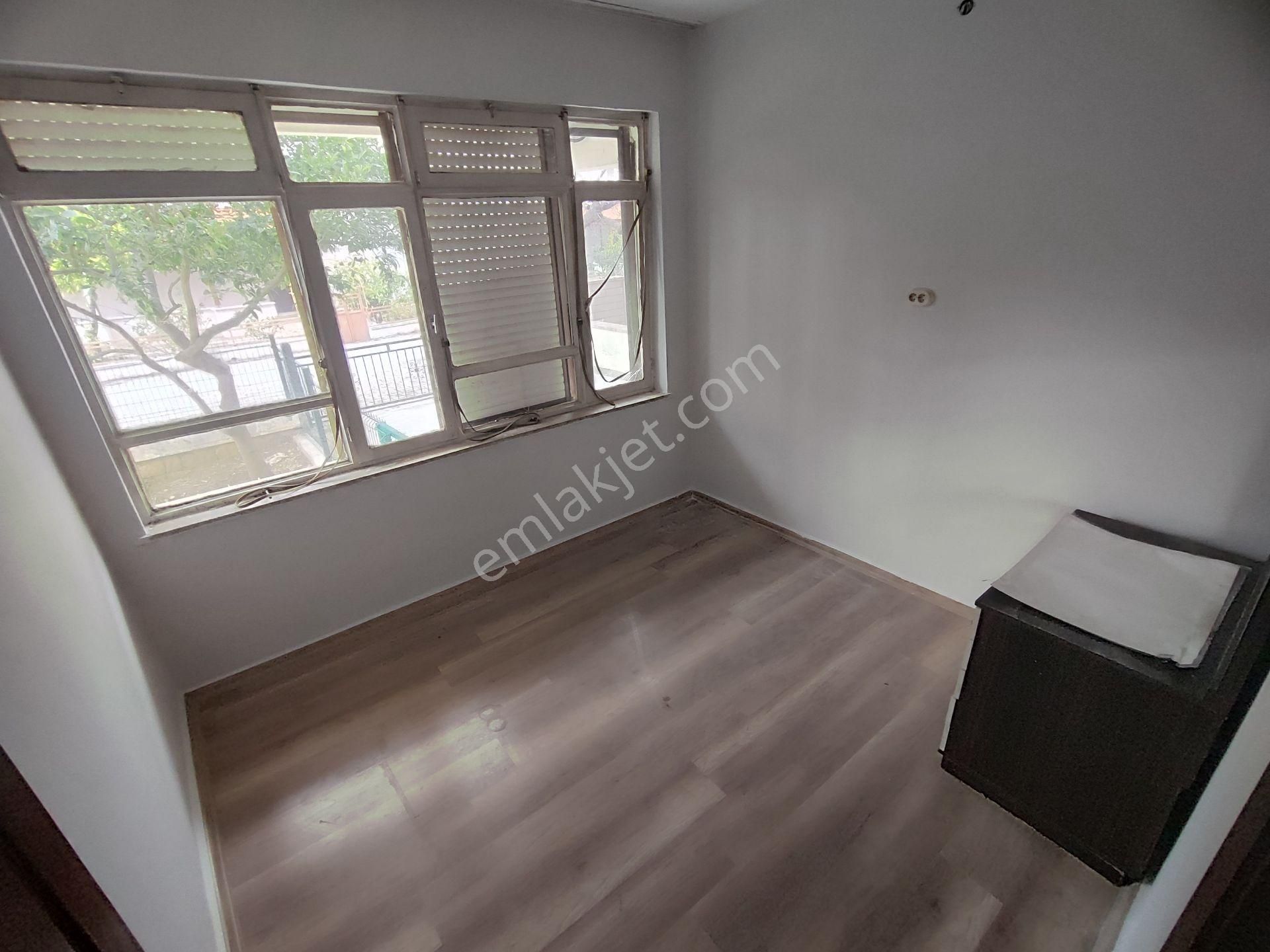 Kardeşten Altınoluk'ta Denize 30 Adım Geniş Bahçe Kullanımlı 2+1 Daire - Görsel 27