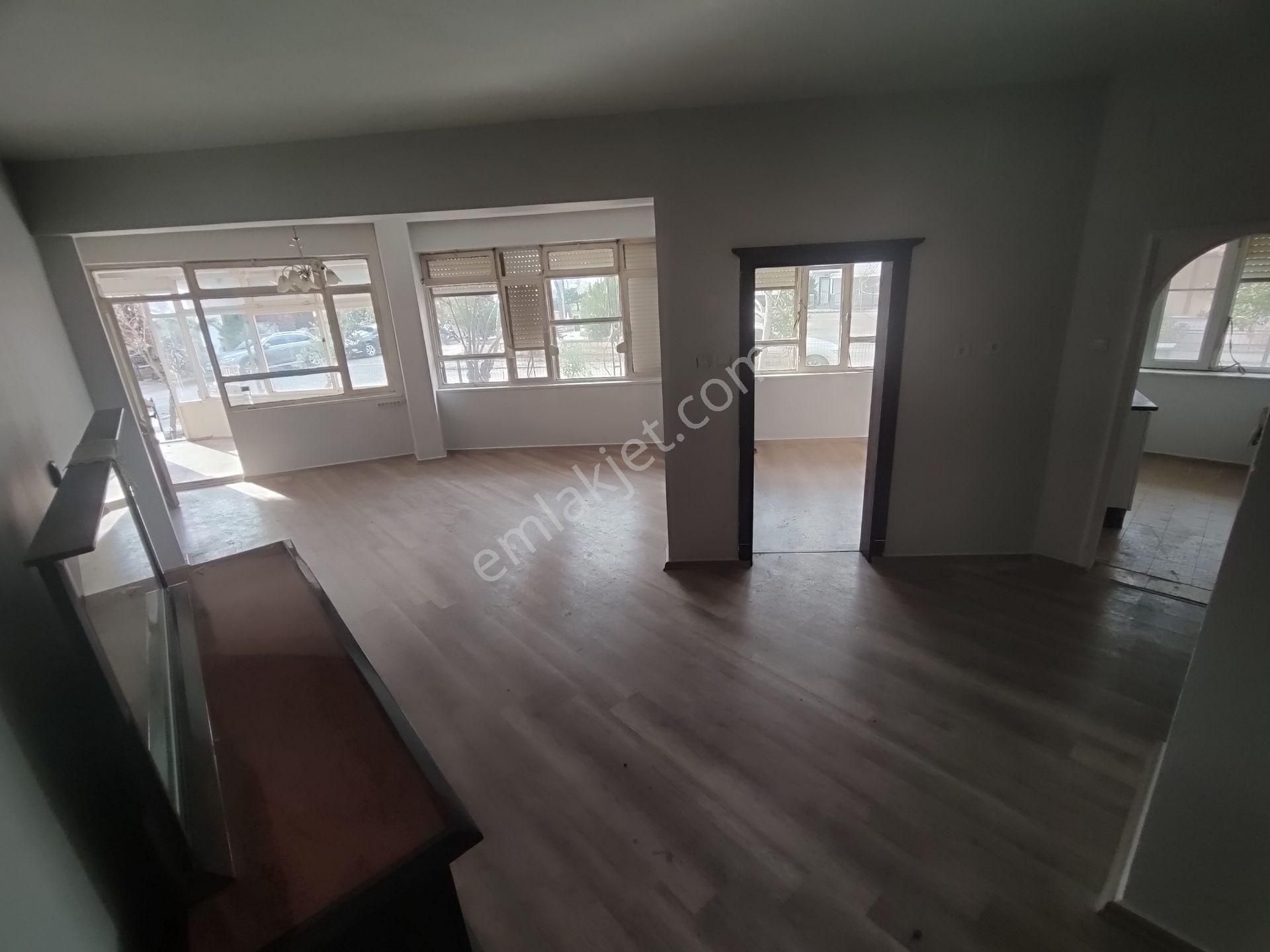 Kardeşten Altınoluk'ta Denize 30 Adım Geniş Bahçe Kullanımlı 2+1 Daire - Görsel 14