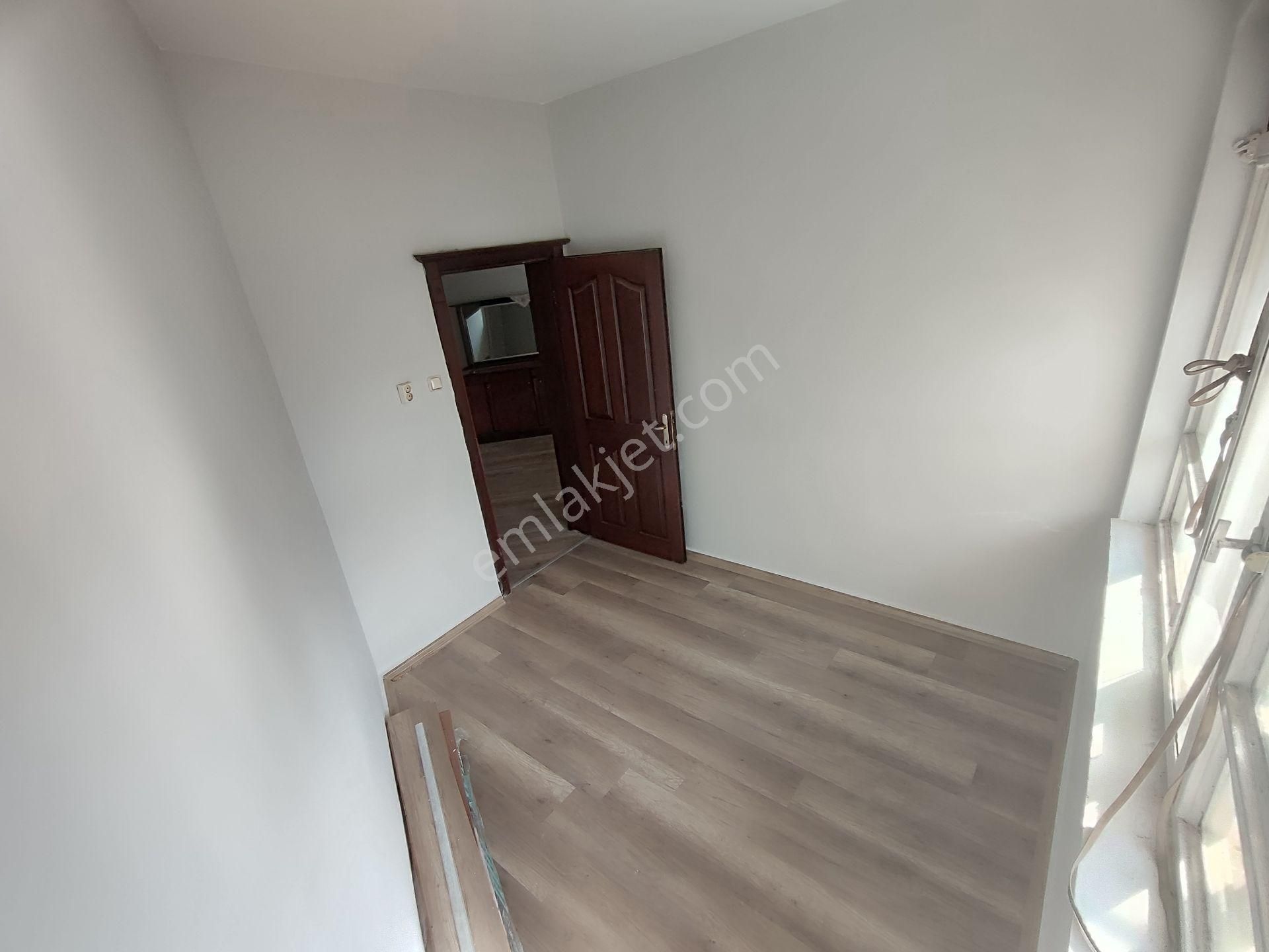 Kardeşten Altınoluk'ta Denize 30 Adım Geniş Bahçe Kullanımlı 2+1 Daire - Görsel 15